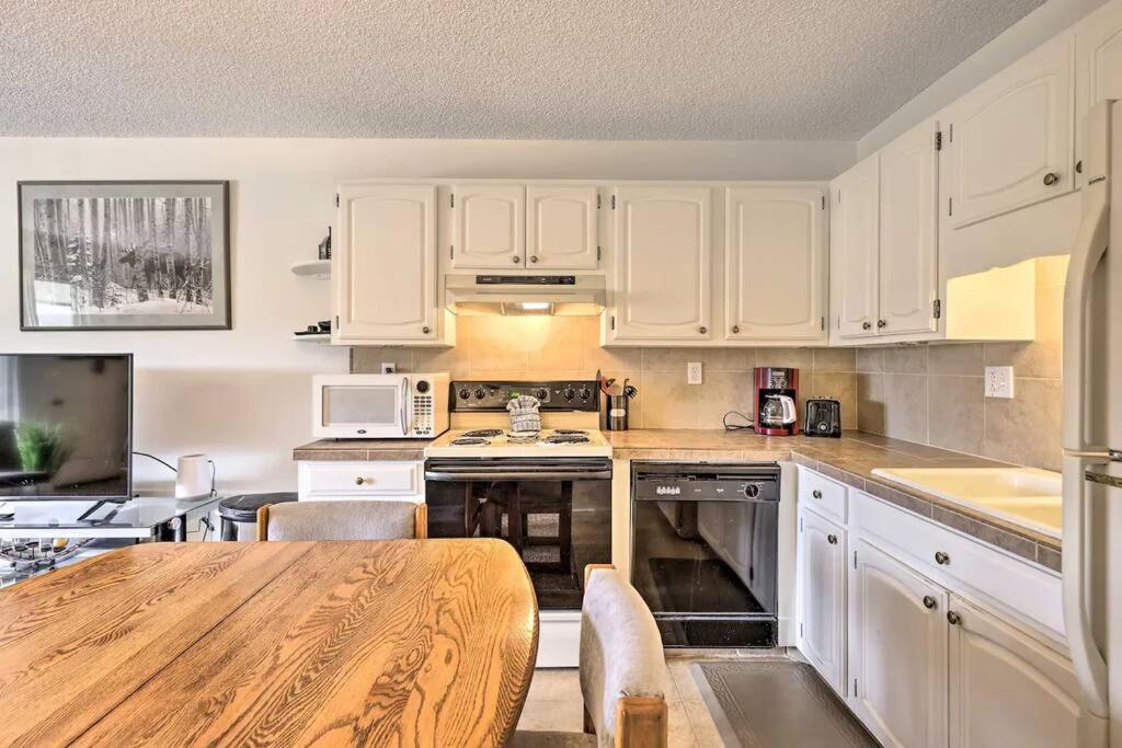 Two-Bedroom Apartment photo 2