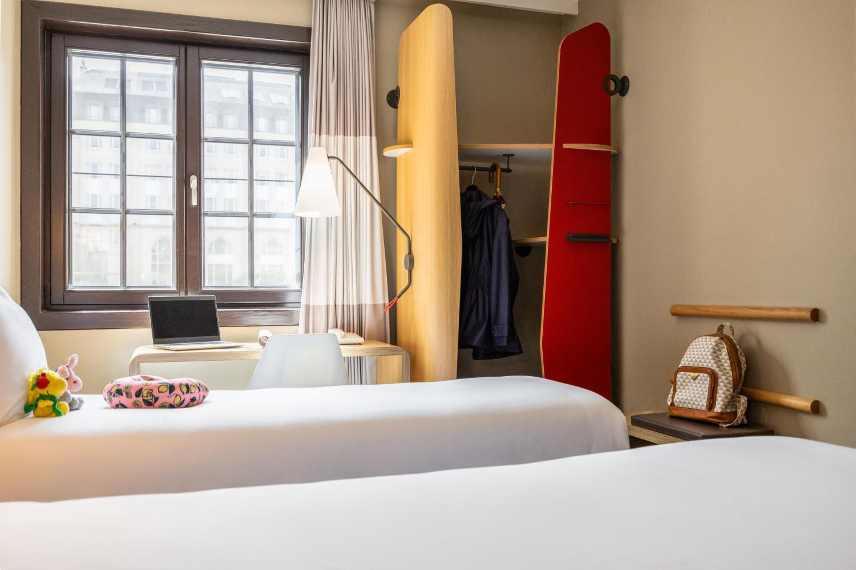 Standard Room with Double Bed and Single Bed photo 1