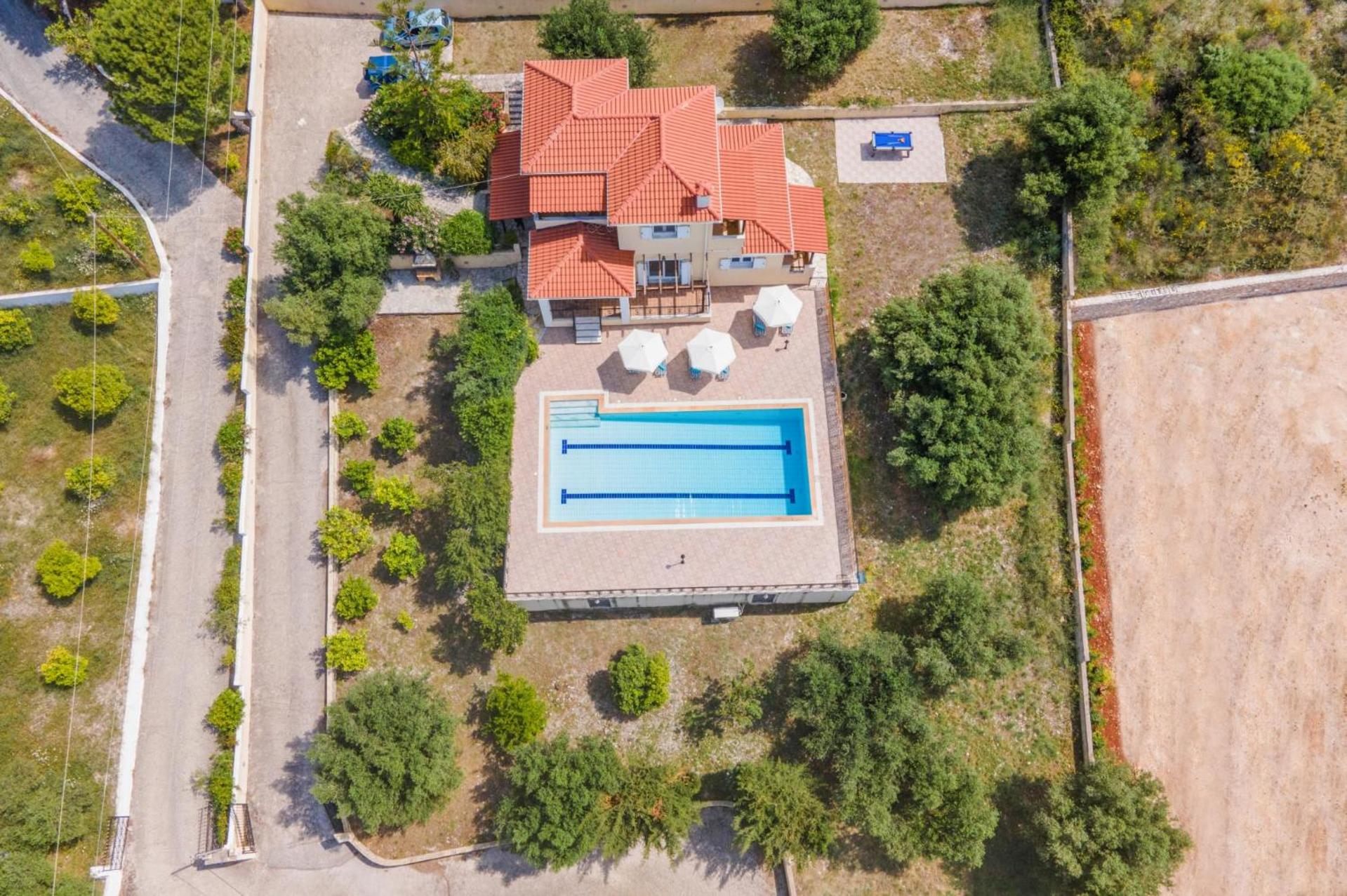 Villa photo 2