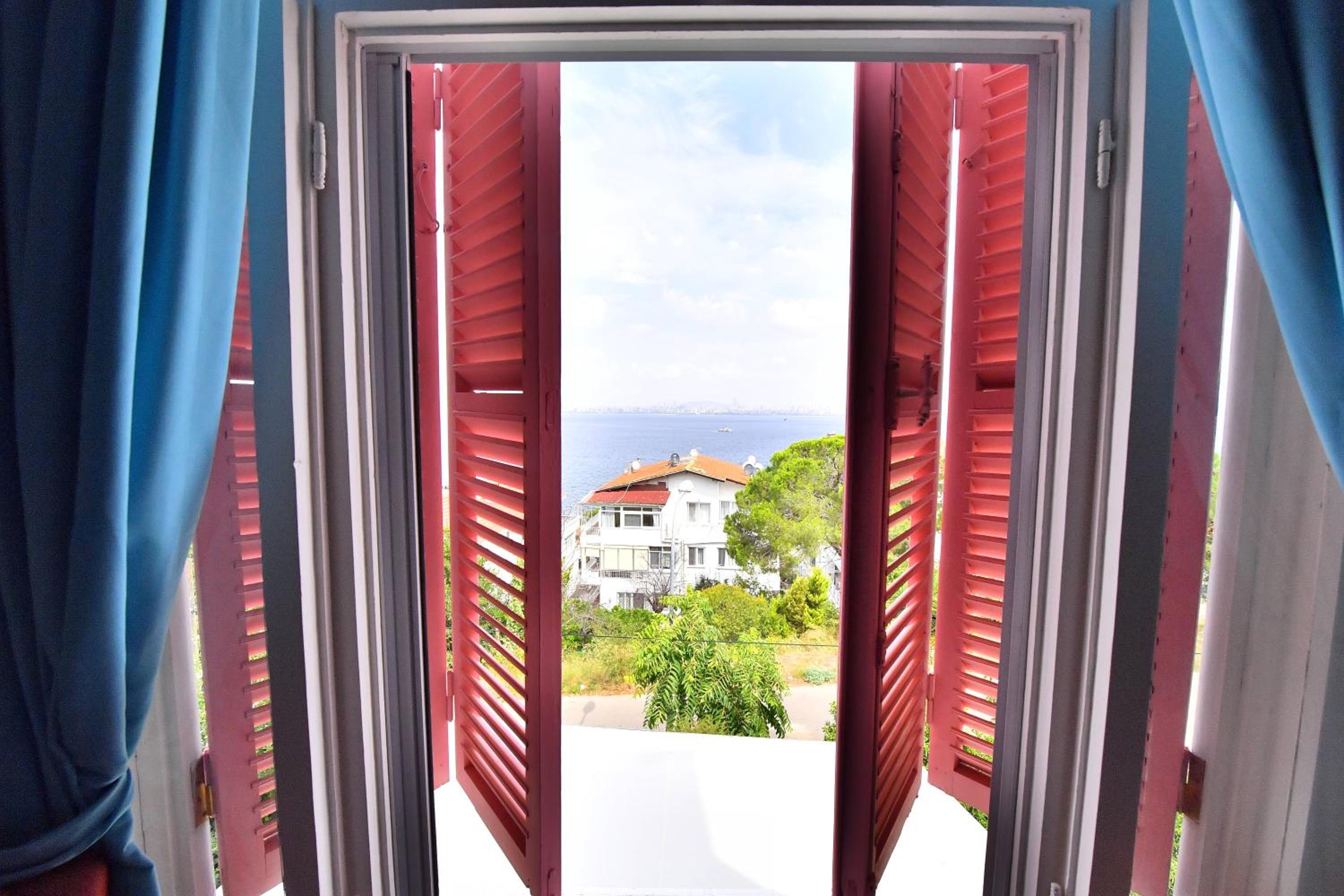 Deluxe Twin Room with Sea View - Photo 2