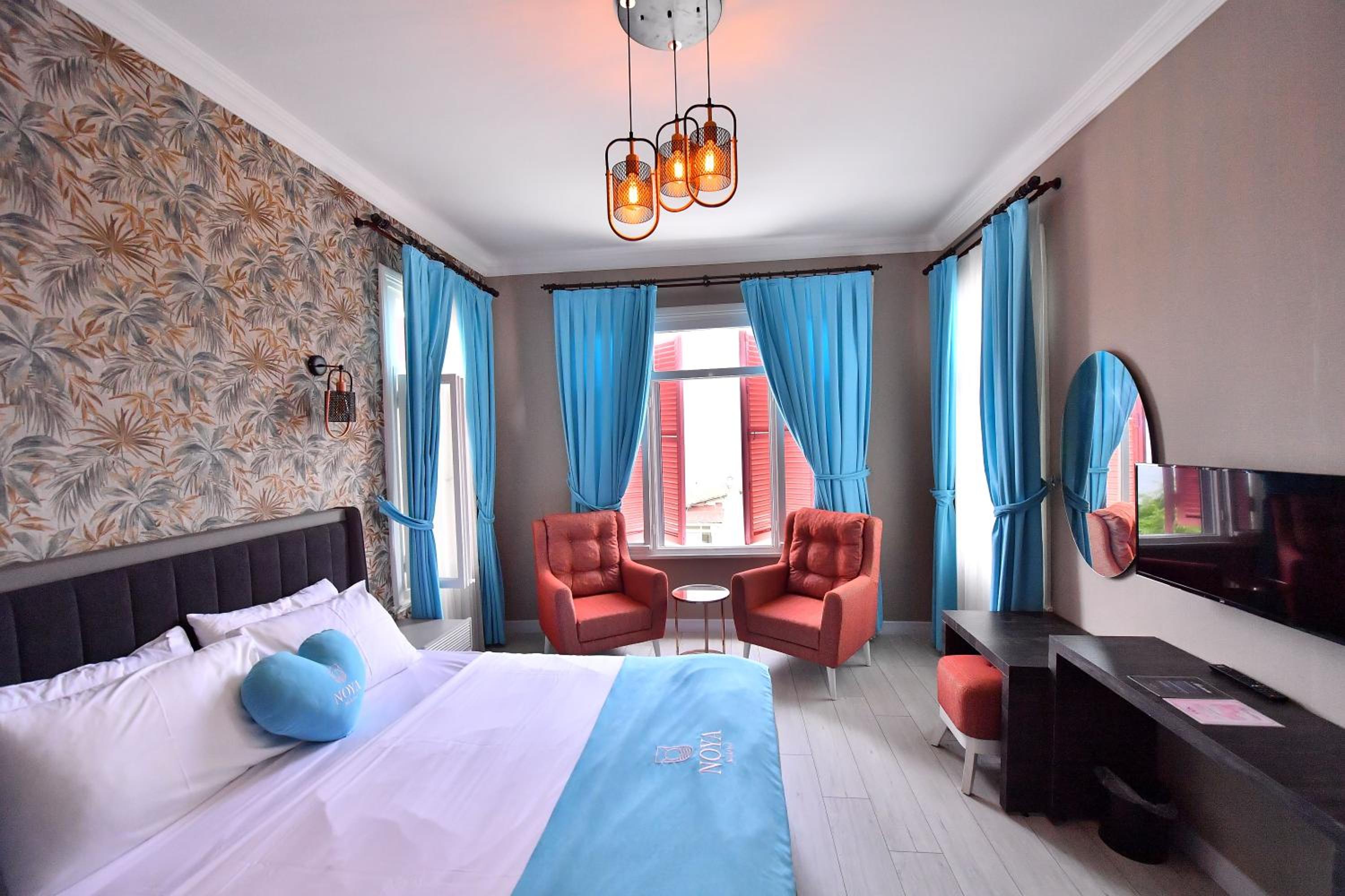 Deluxe Twin Room with Sea View - Photo 1