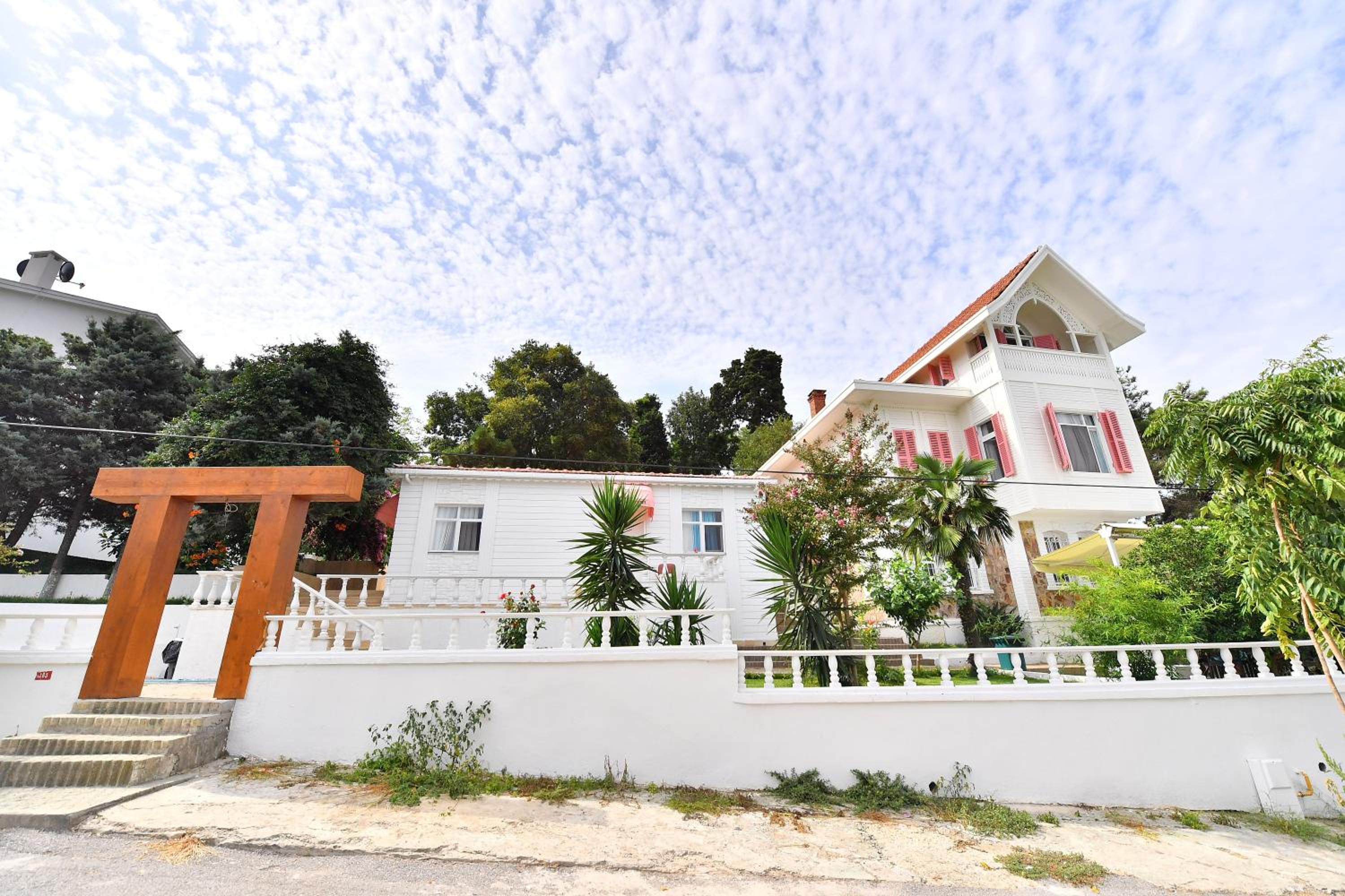 Deluxe Twin Room with Sea View - Photo 3
