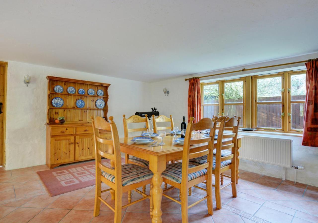 Three-Bedroom House photo 3