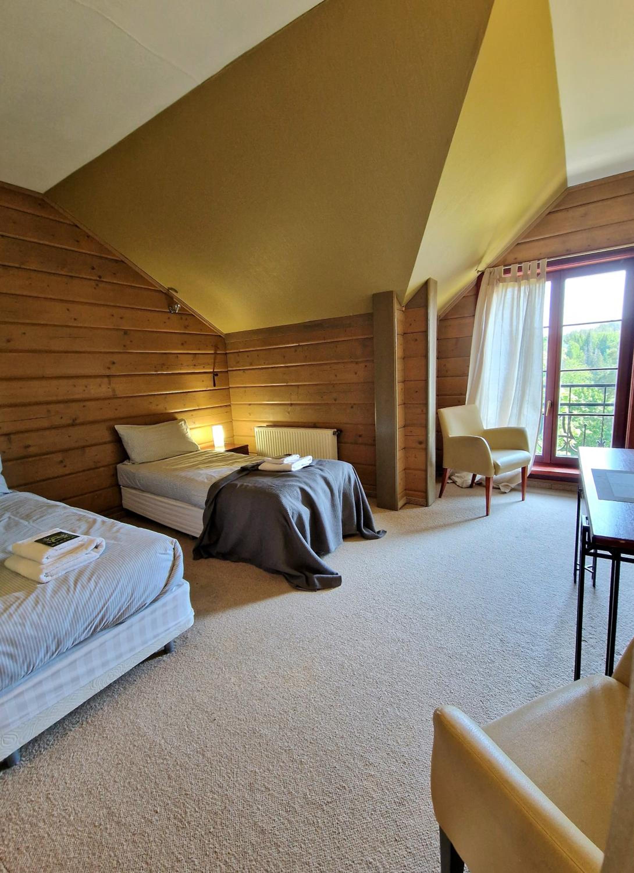 Double Room with Garden View - Photo 3
