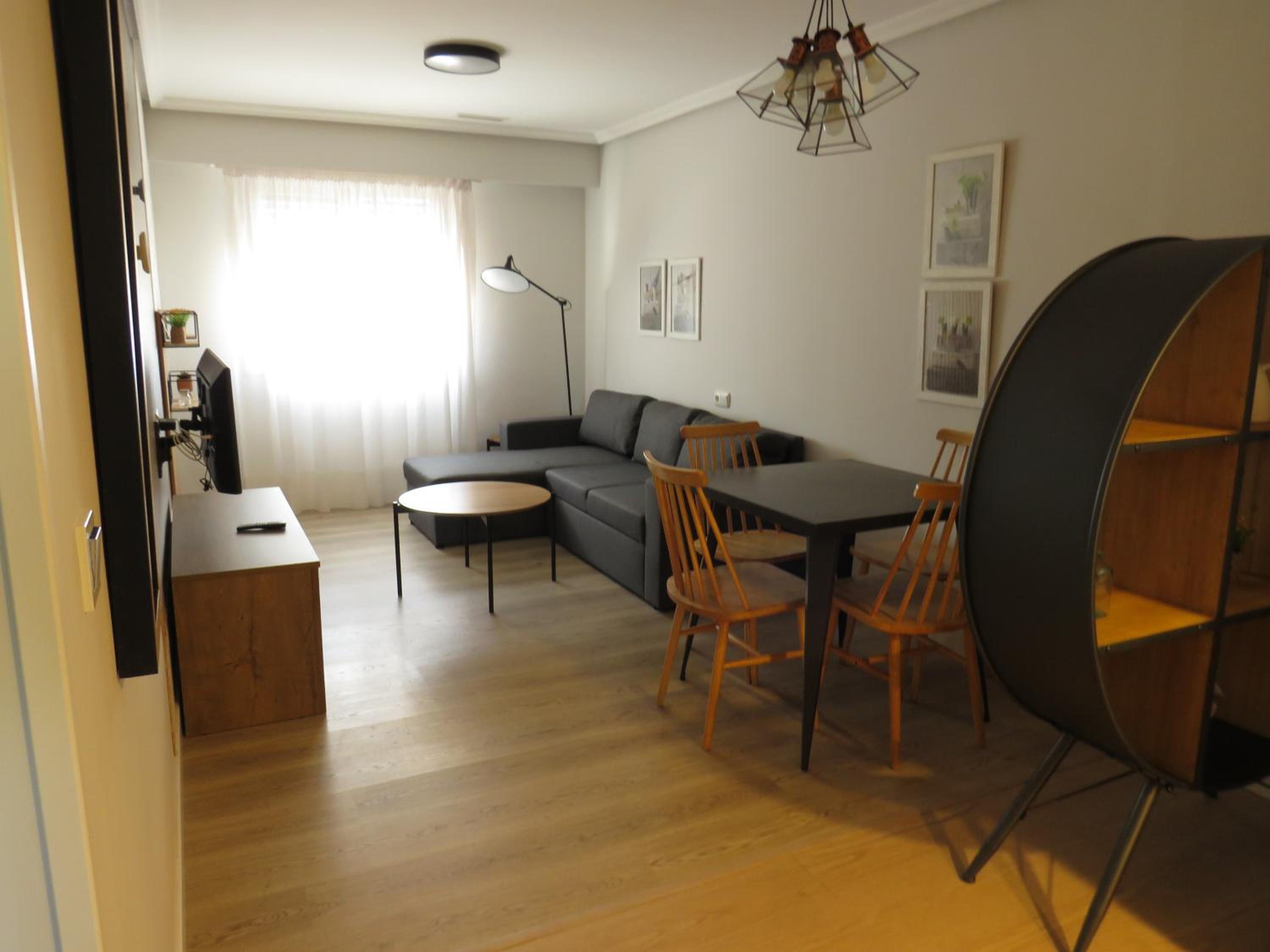 One-Bedroom Apartment - Photo 9