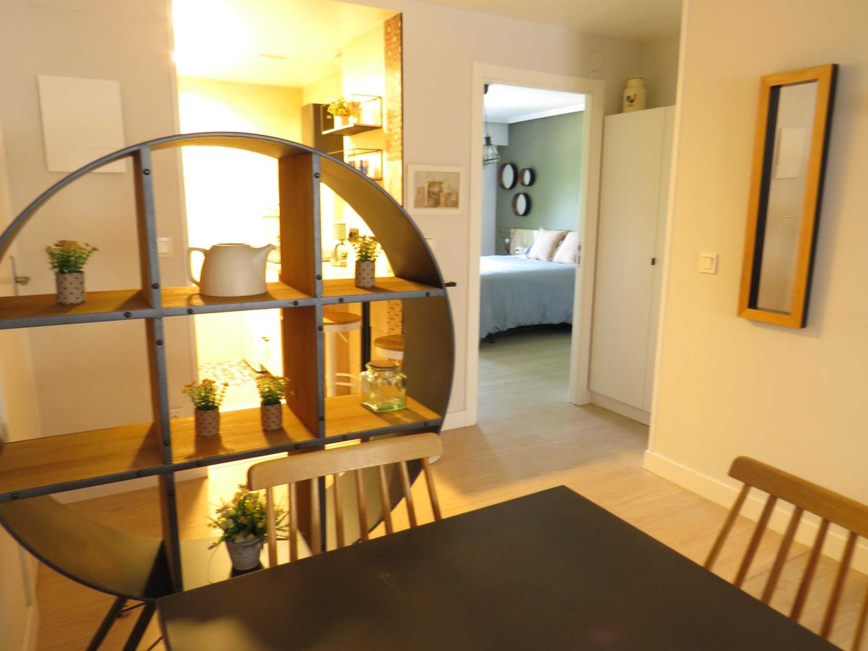 One-Bedroom Apartment - Photo 4