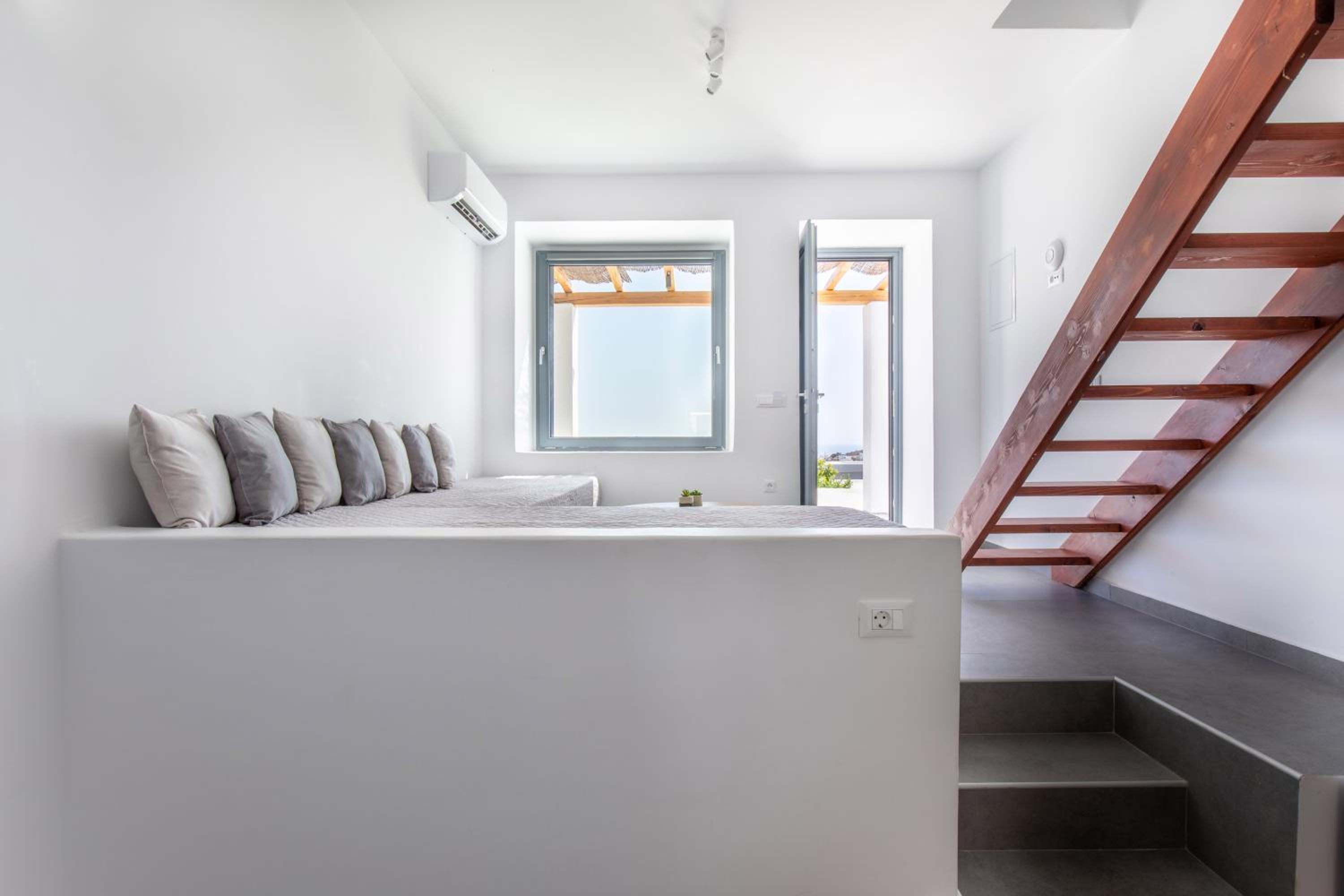 Apartment with Pool View 