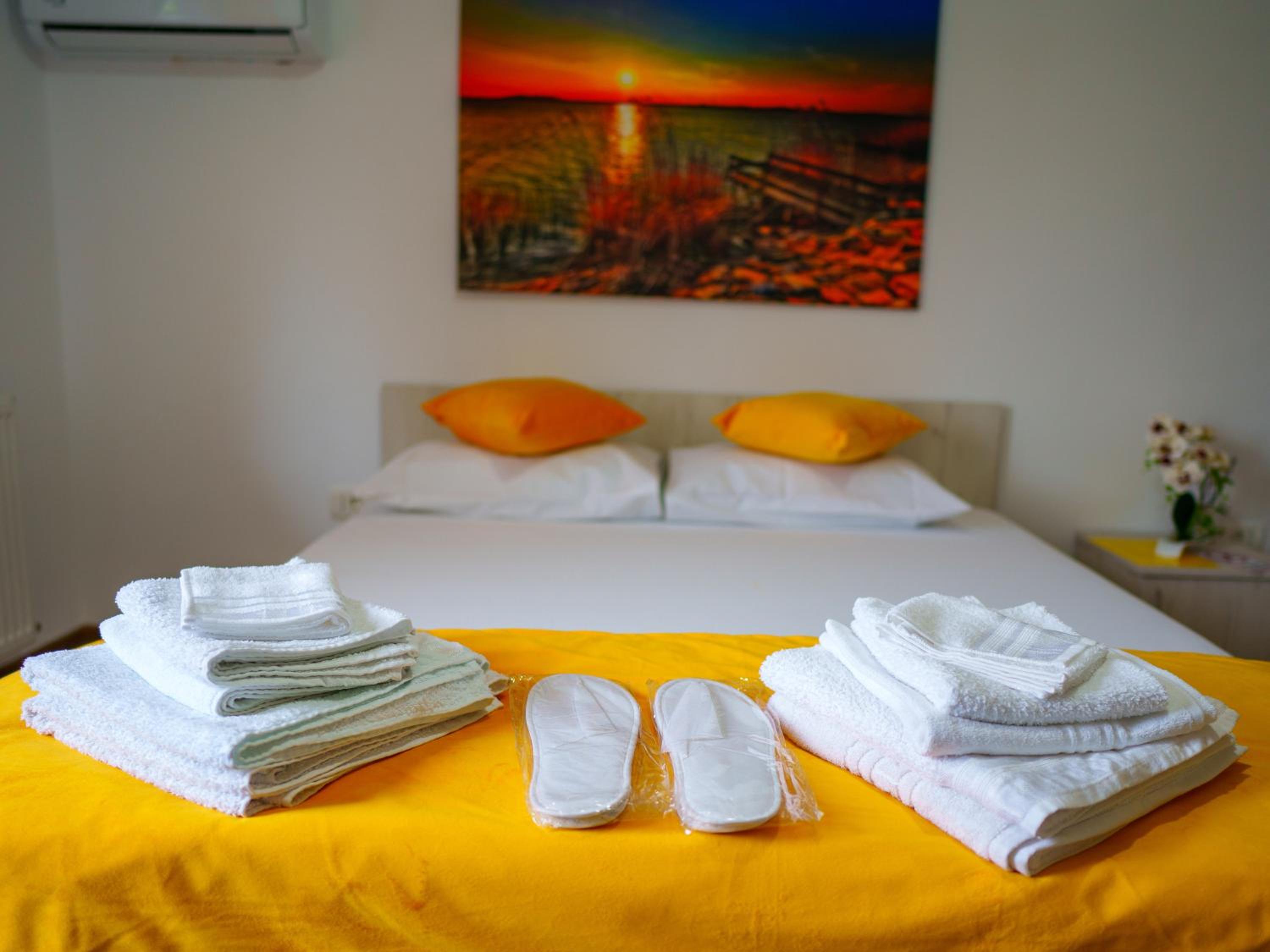 Double Room with Park View - Photo 10