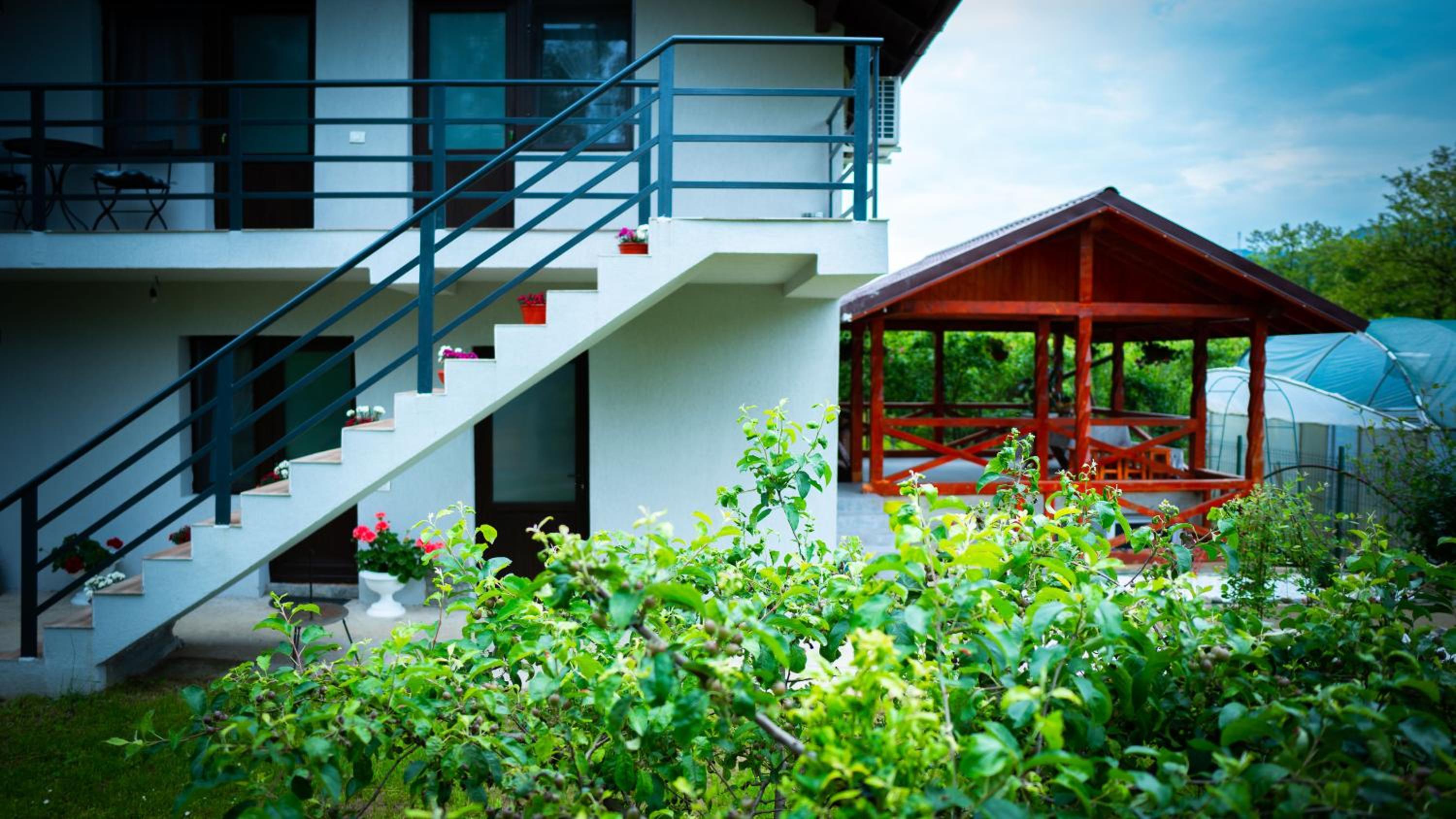 Double Room with Park View - Photo 15