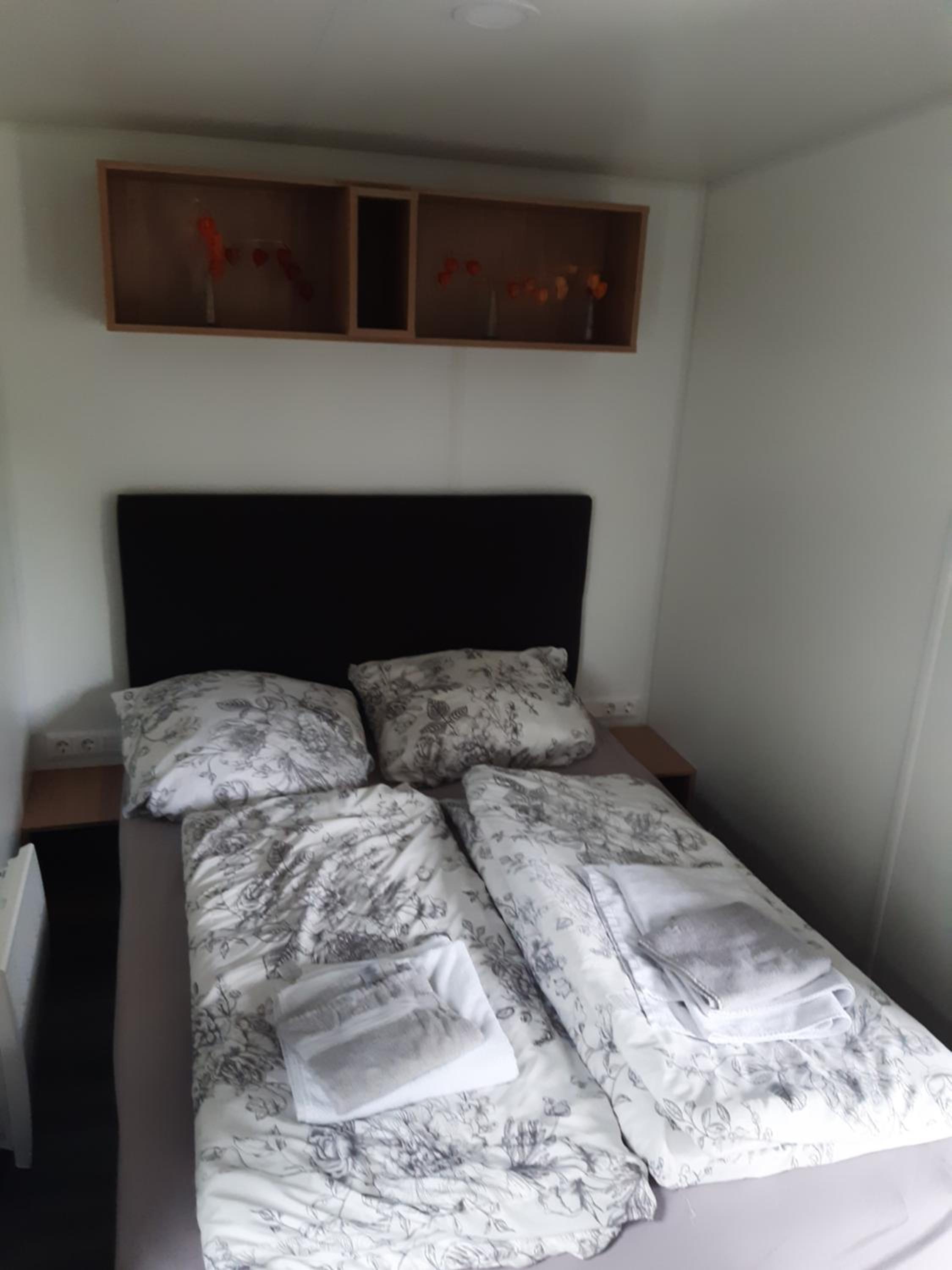 One-Bedroom House photo 1
