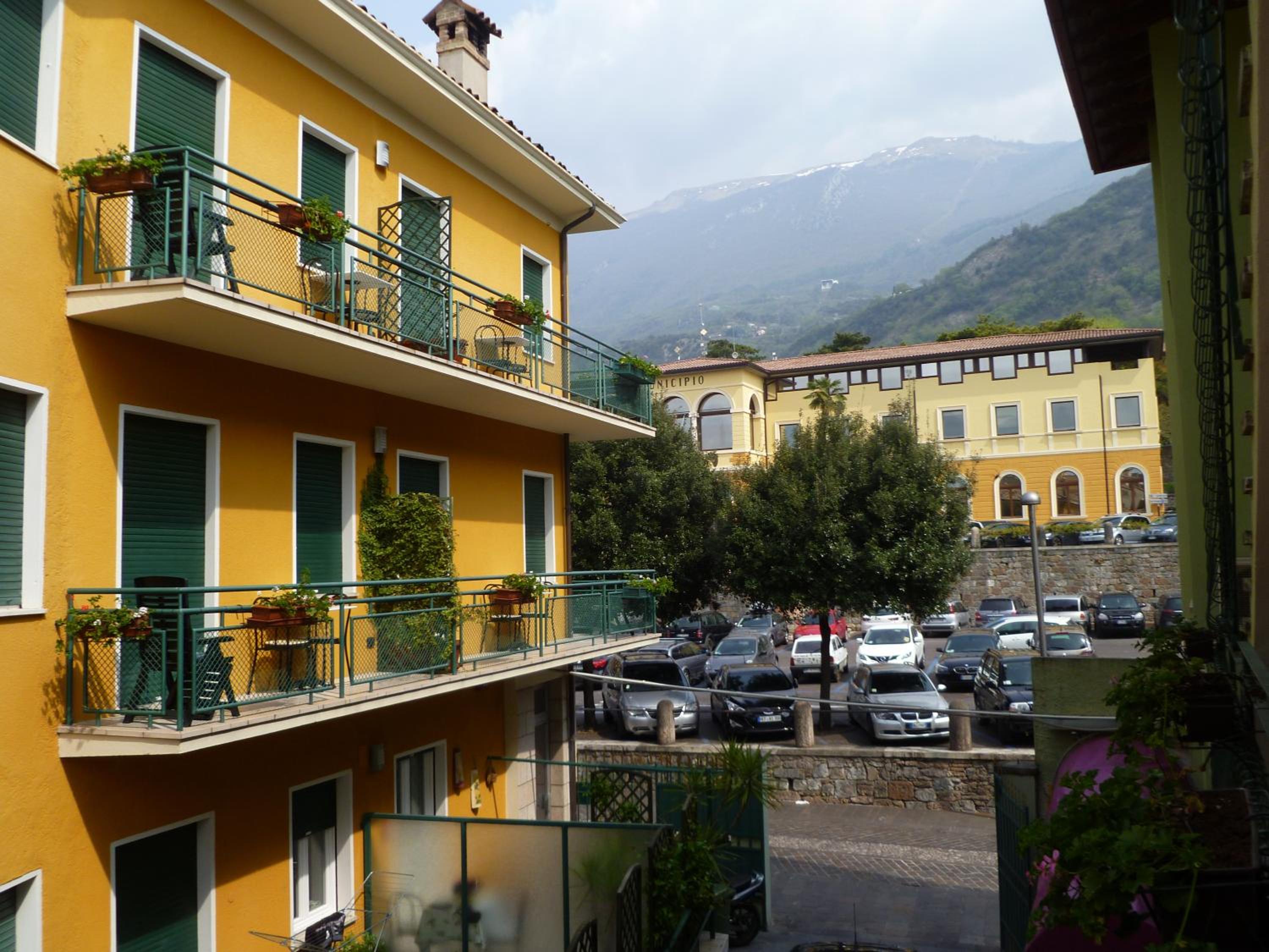 Double or Twin Room with Balcony - Photo 5