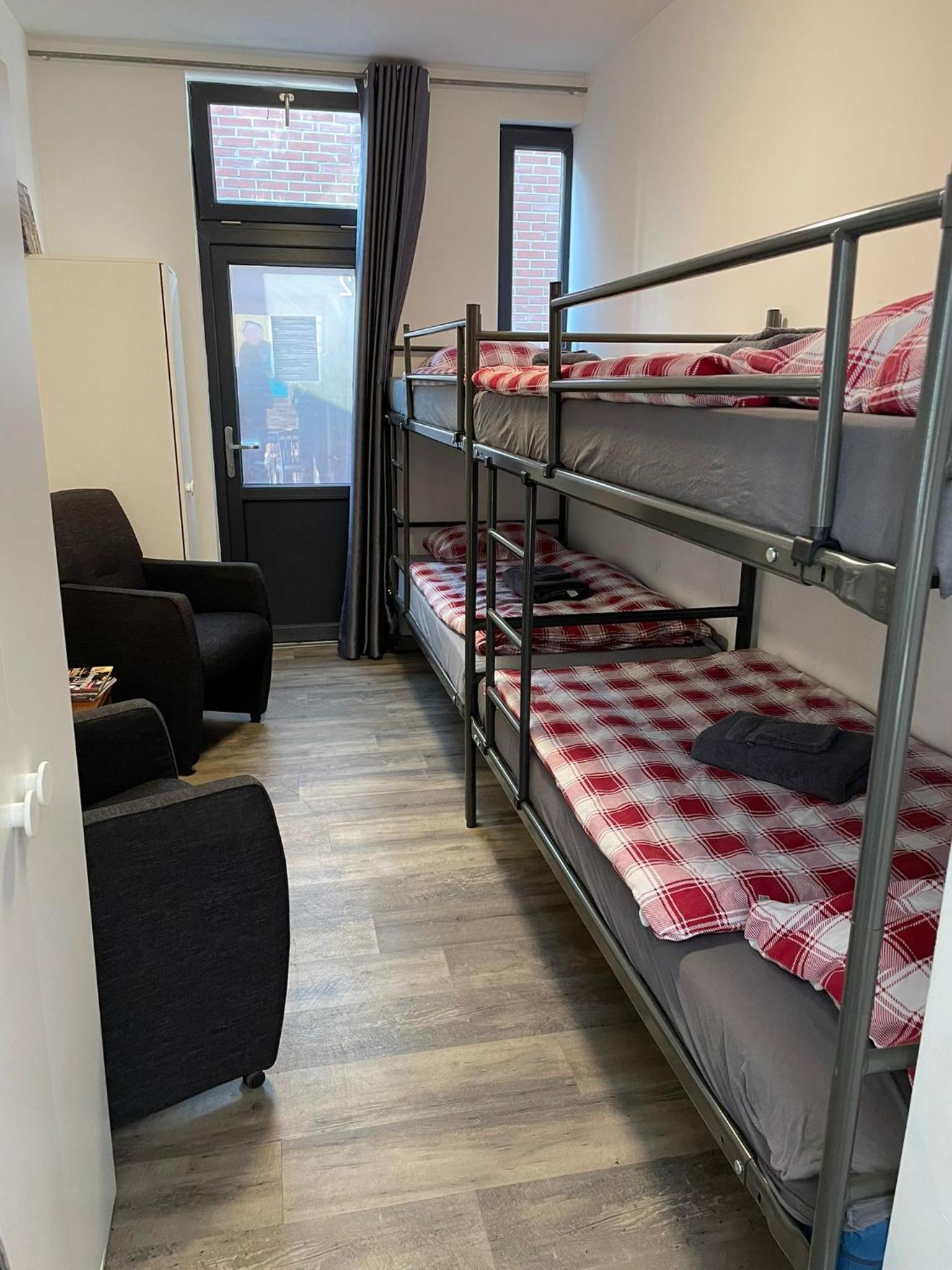Bed in 4-Bed Mixed Dormitory Room photo 2