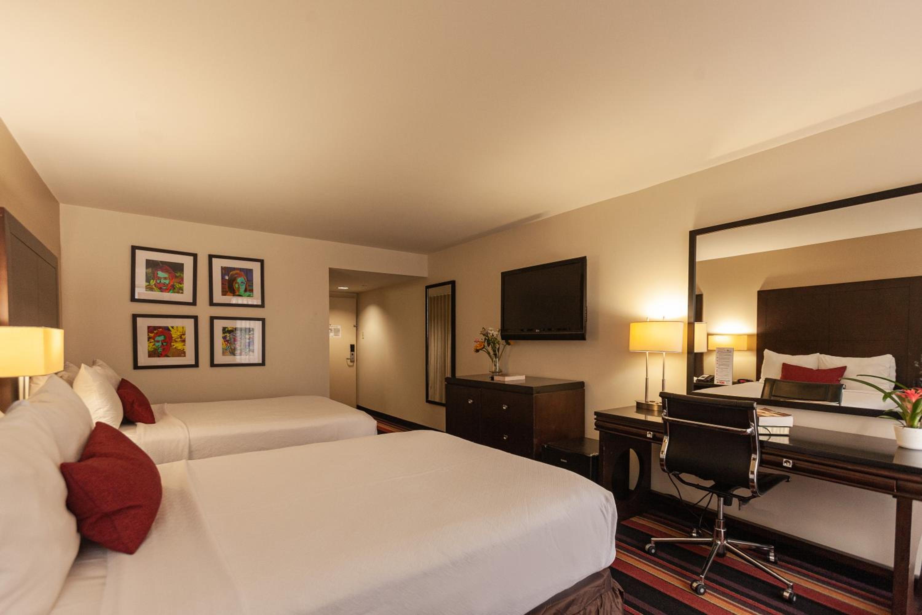 Double Room With Two Double Beds - Non Smoking