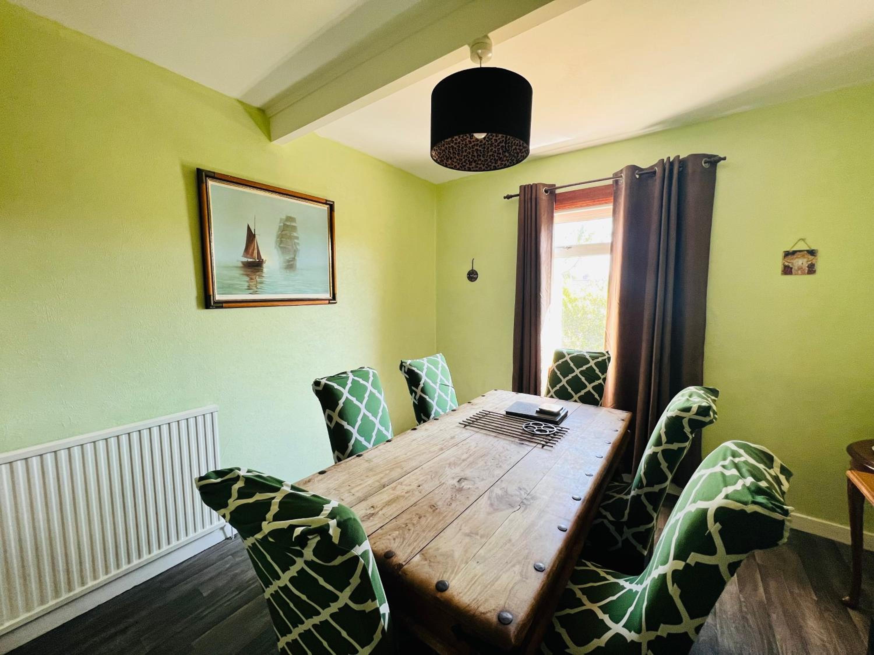 Three-Bedroom House photo 3