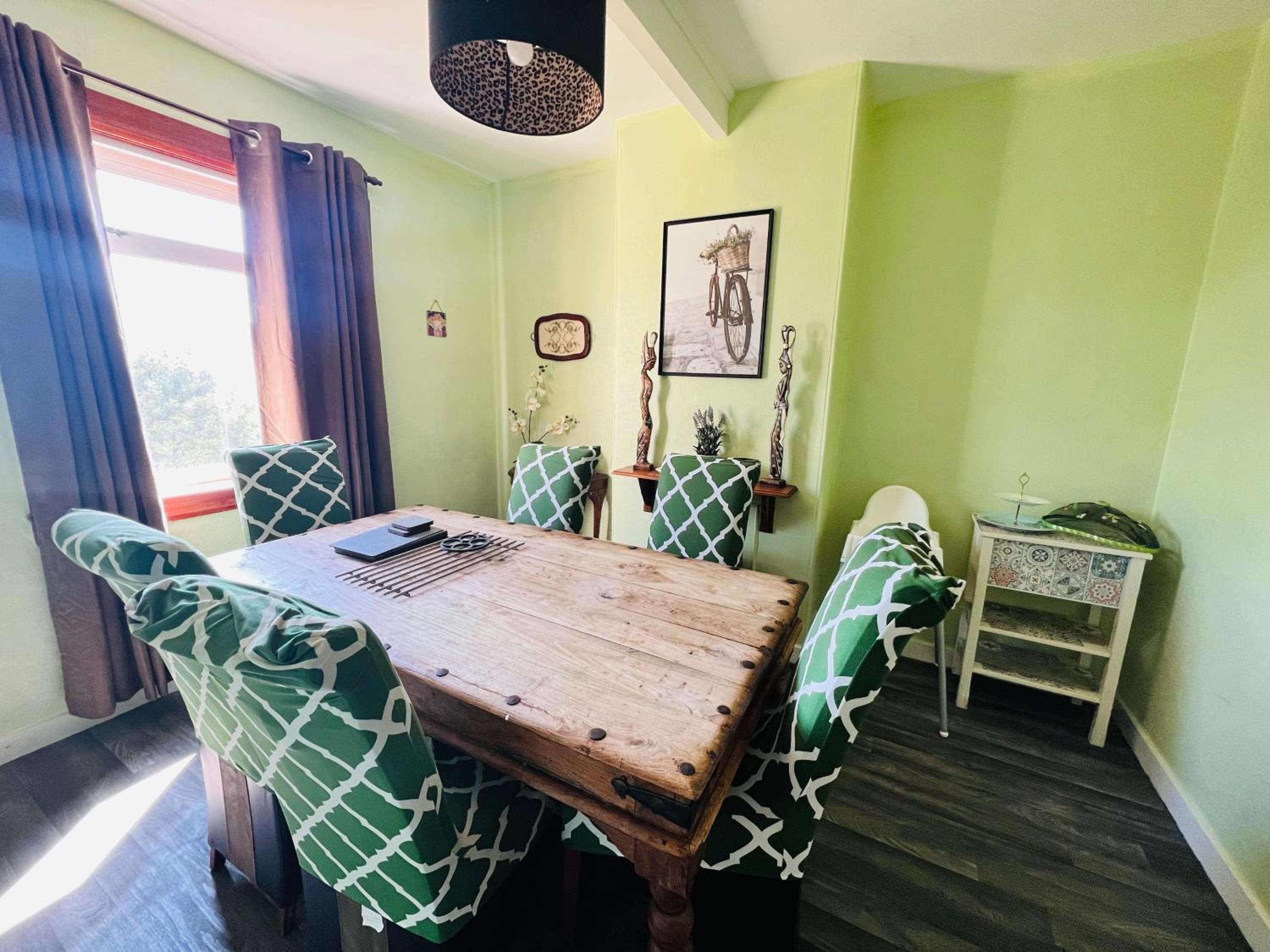 Three-Bedroom House photo 2
