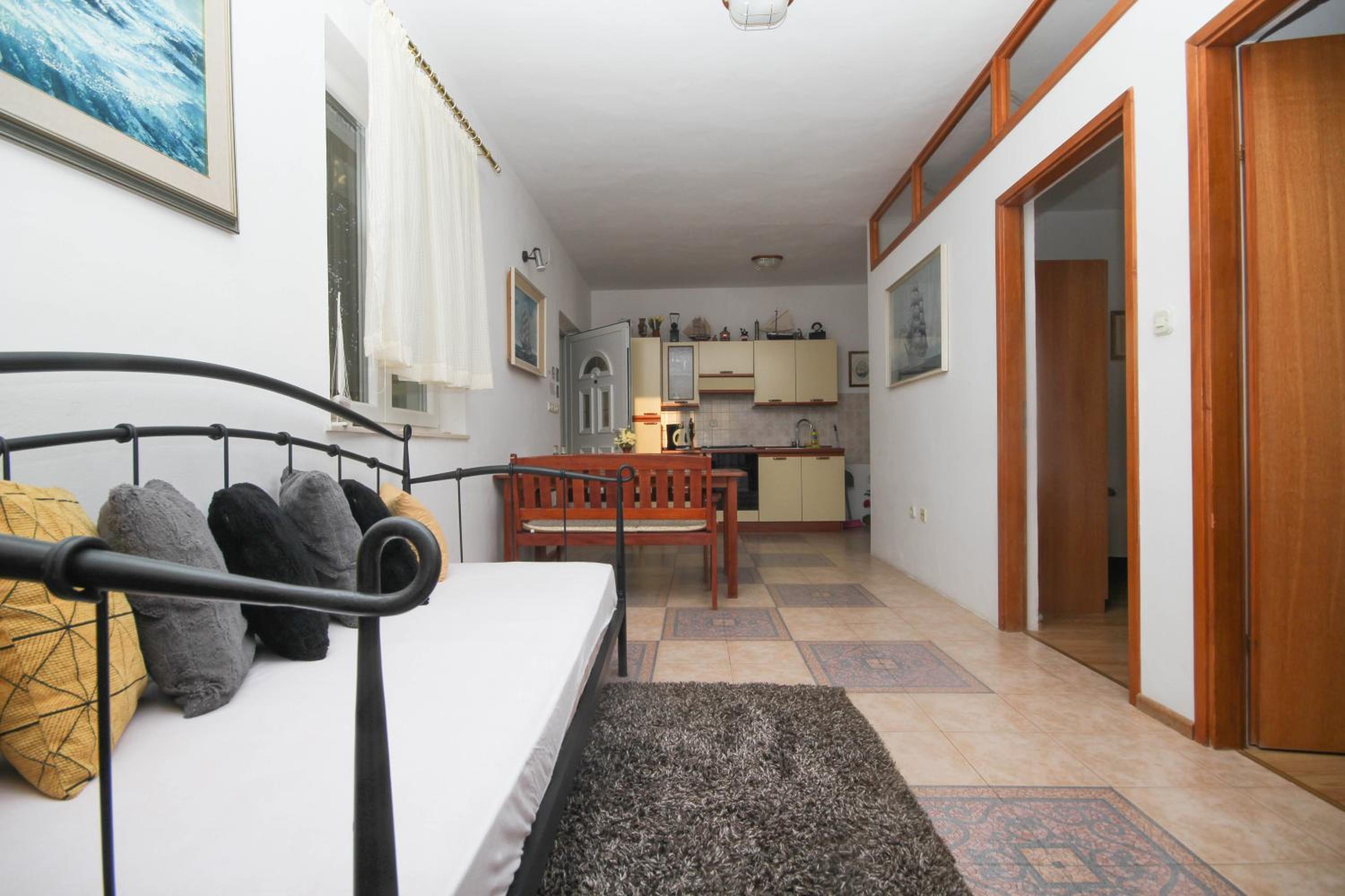 Two-Bedroom Apartment with Garden View photo 2