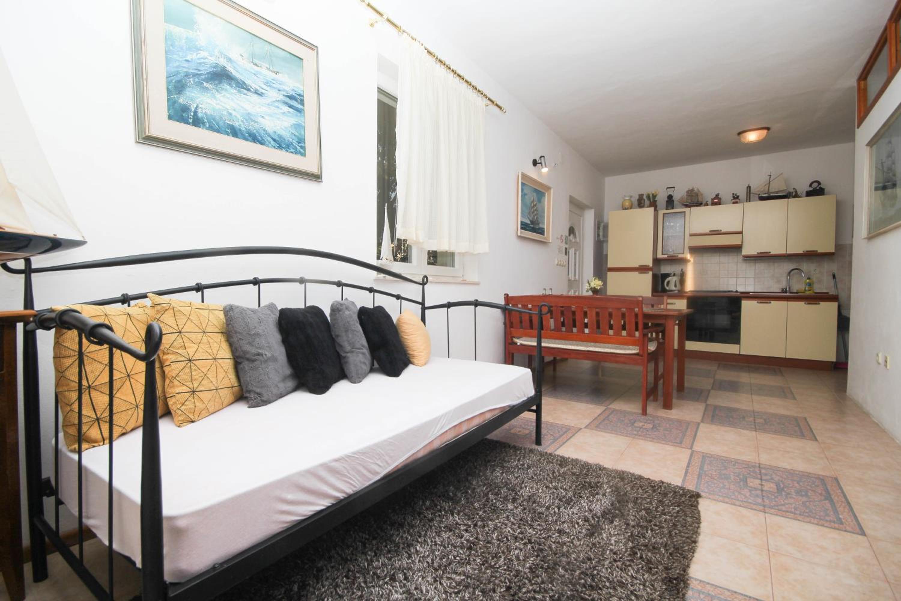 Two-Bedroom Apartment with Garden View photo 3