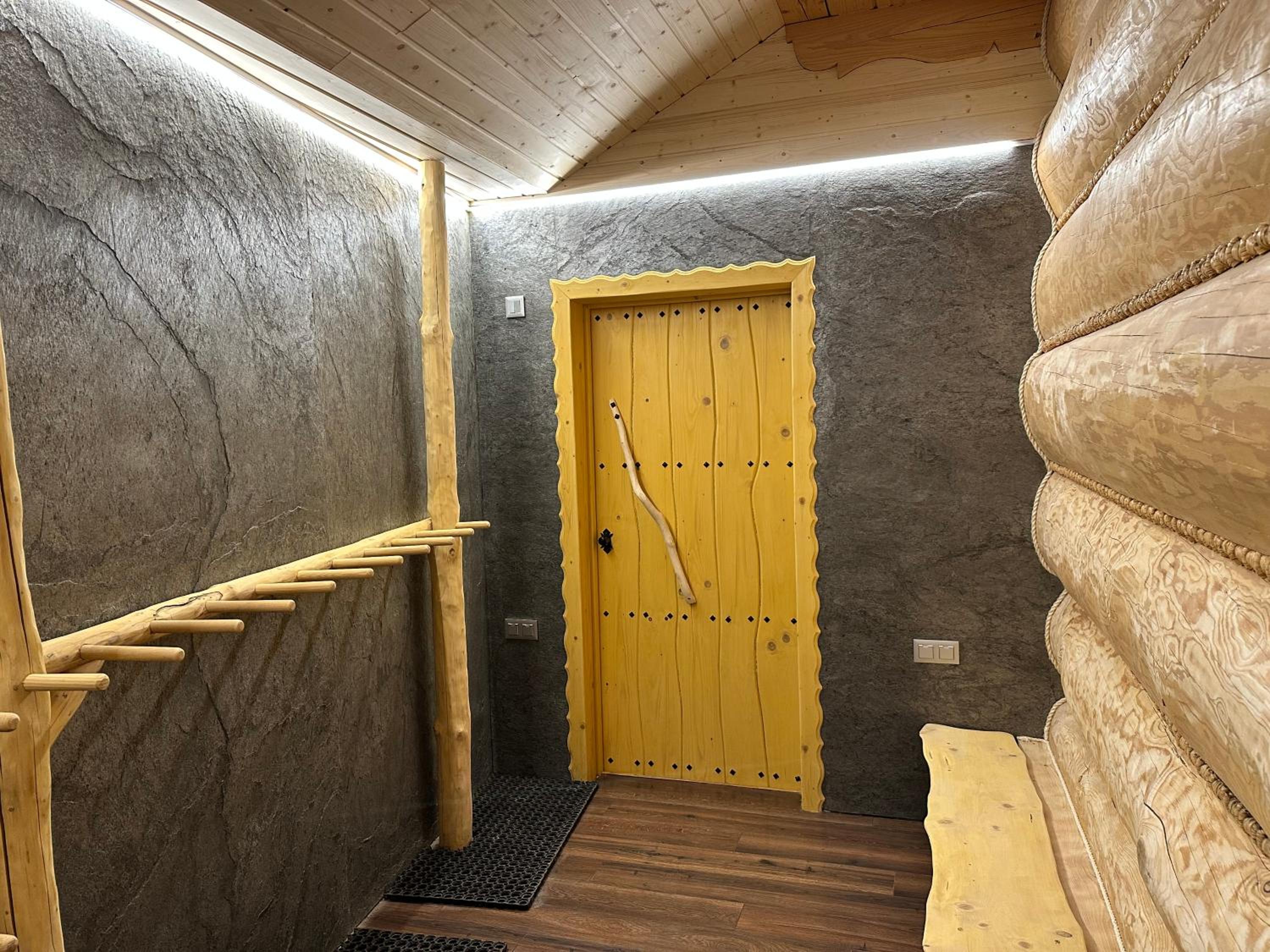 Apartment with Terrace - Photo 16