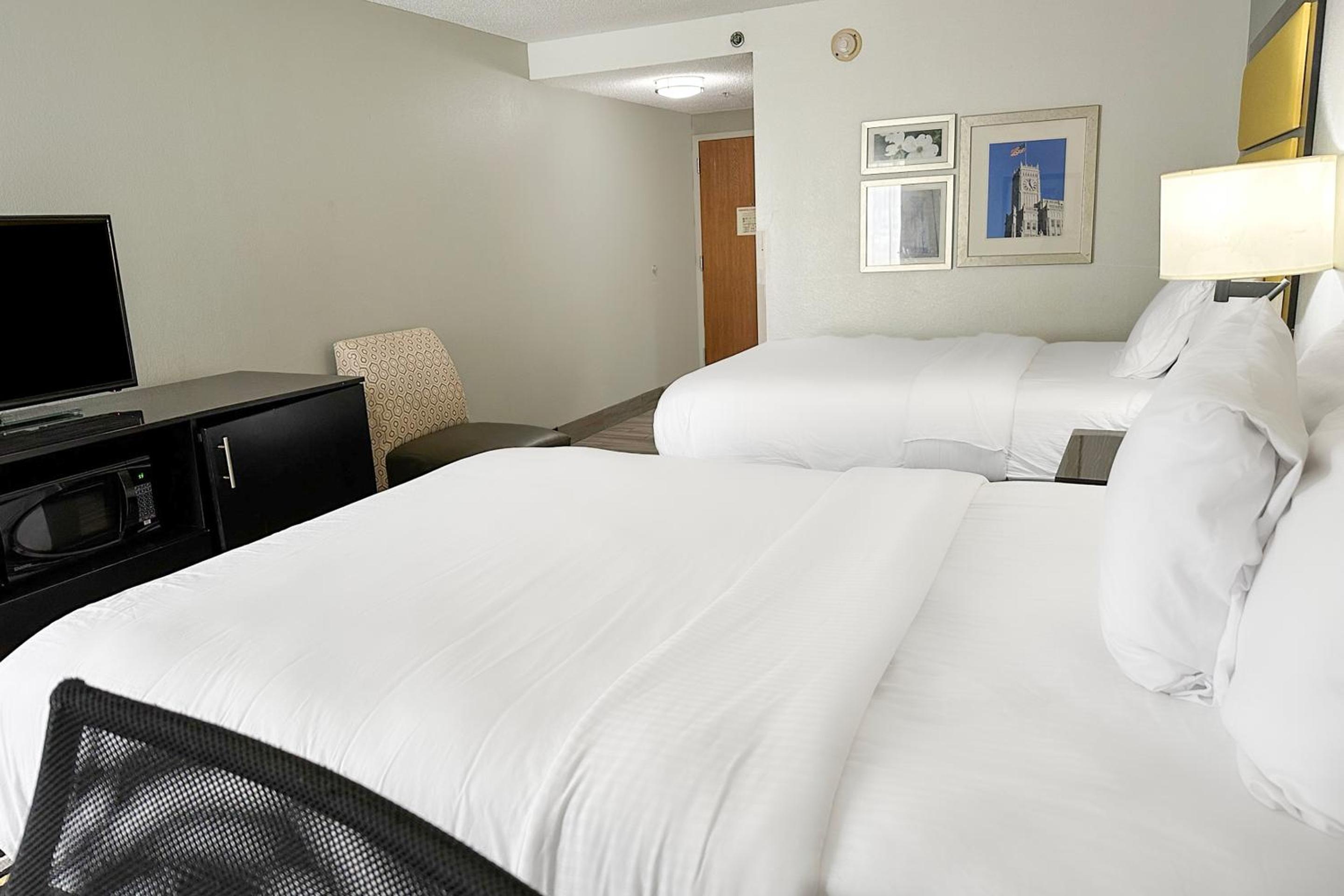 2 Queen Beds Non-Smoking - Photo 2