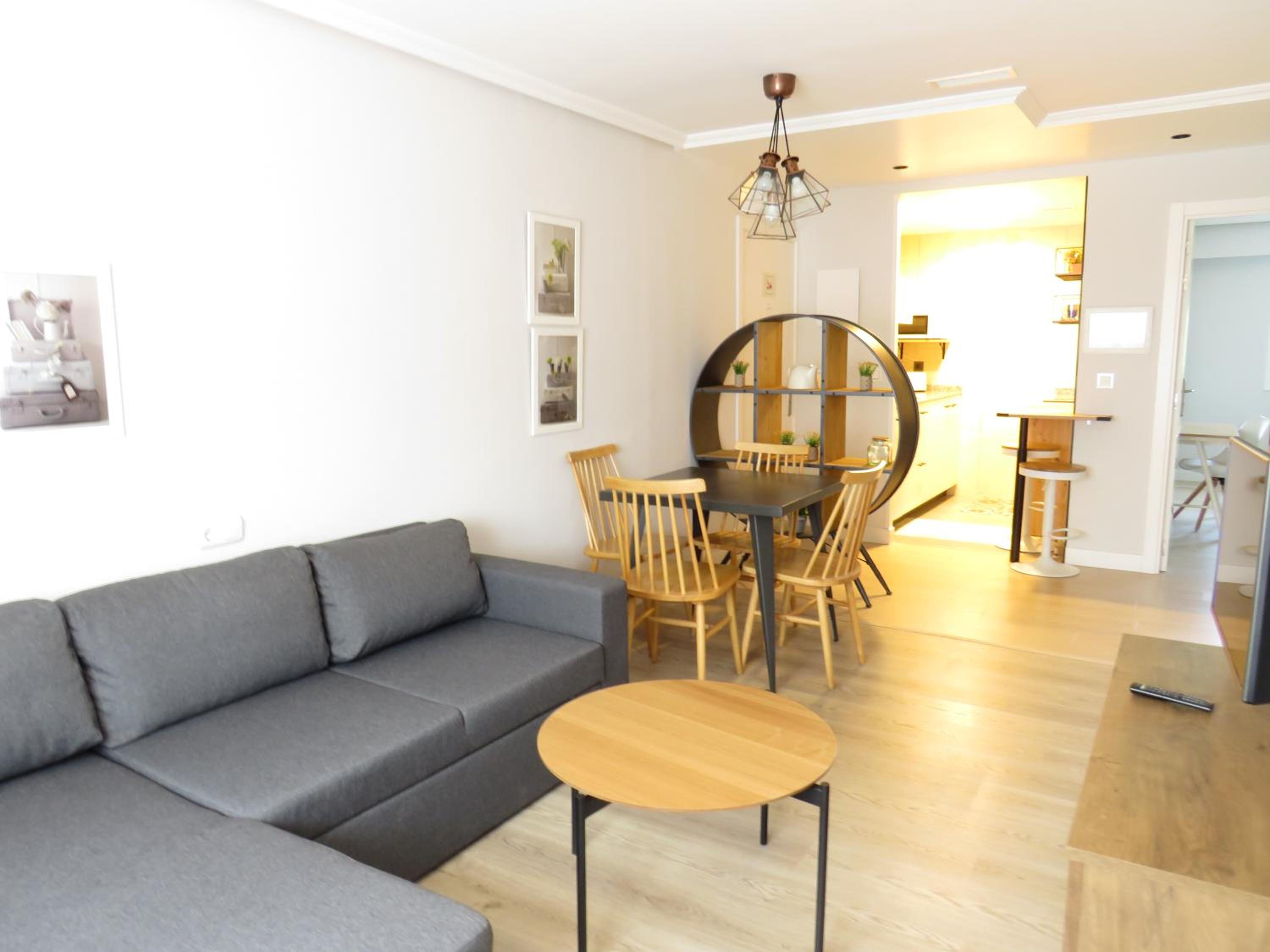 One-Bedroom Apartment - Photo 10