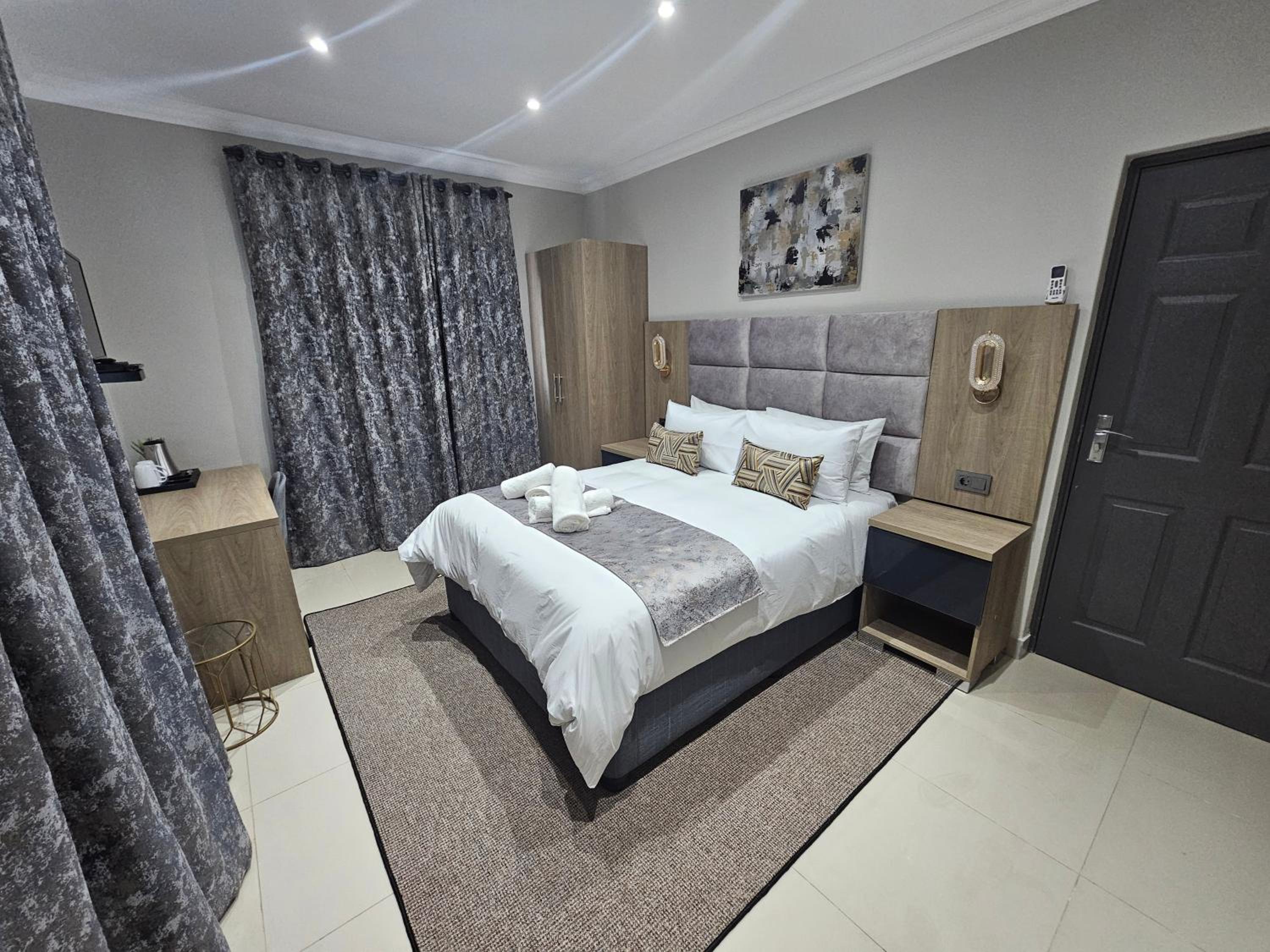 Deluxe Queen Room photo 3