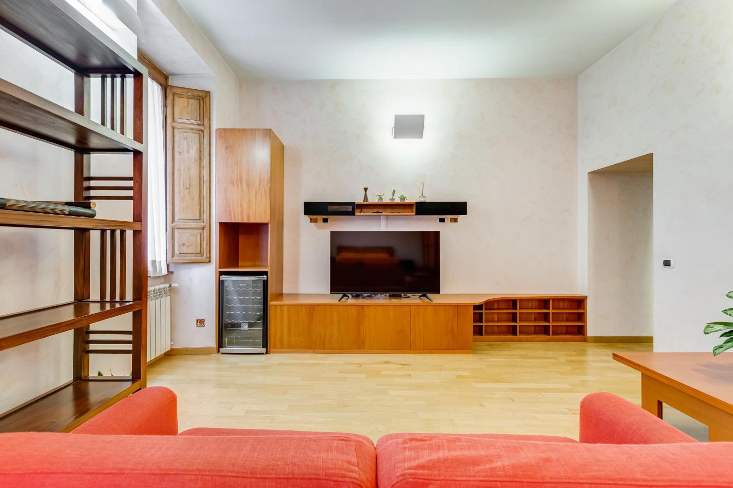 One-Bedroom Apartment photo 3