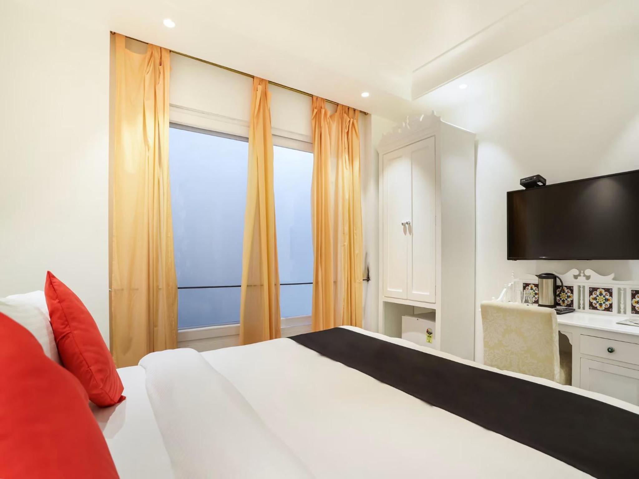 Heritage Boutique Room - Photo 35
