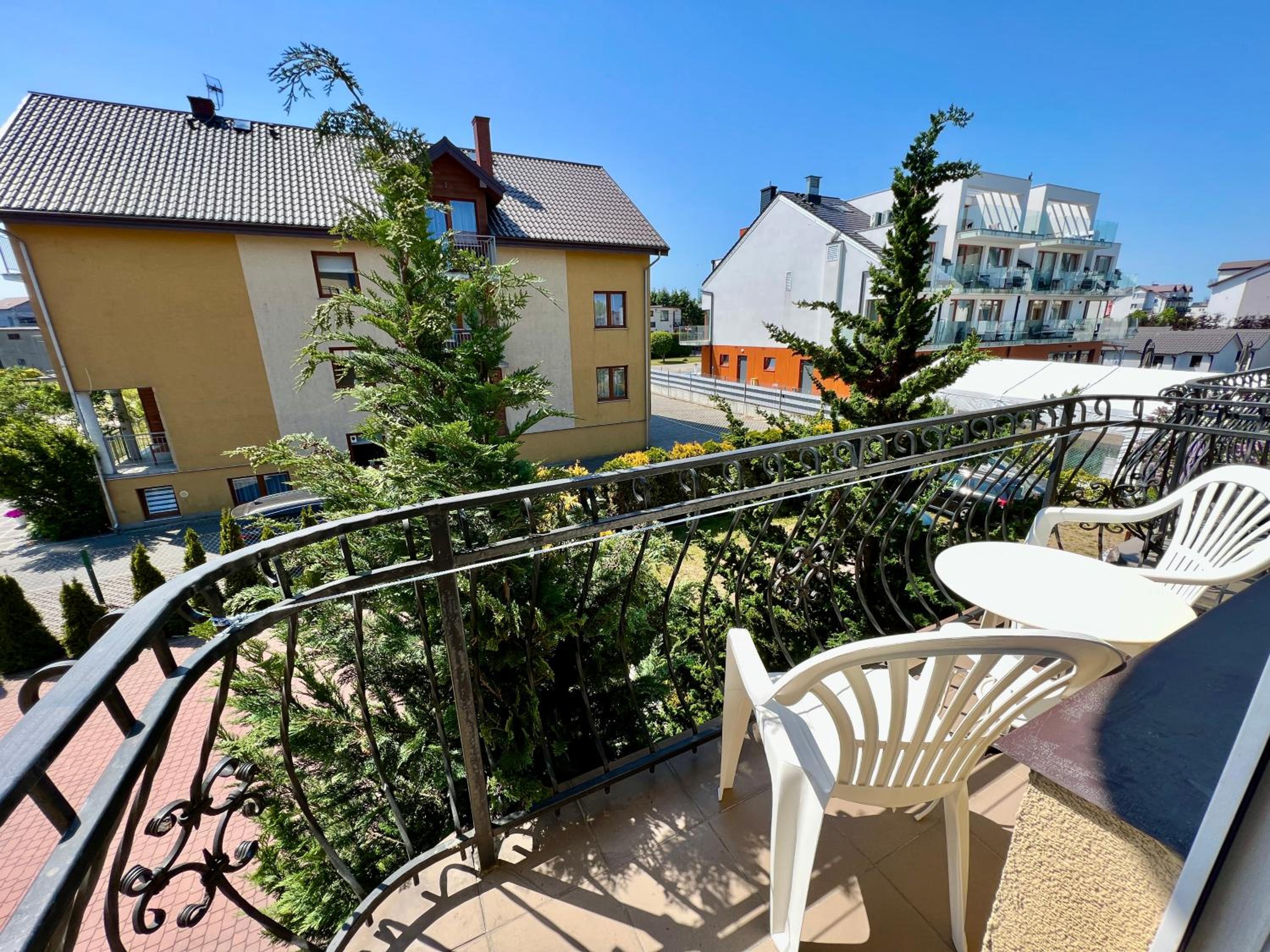 Triple Room with Balcony - Photo 16