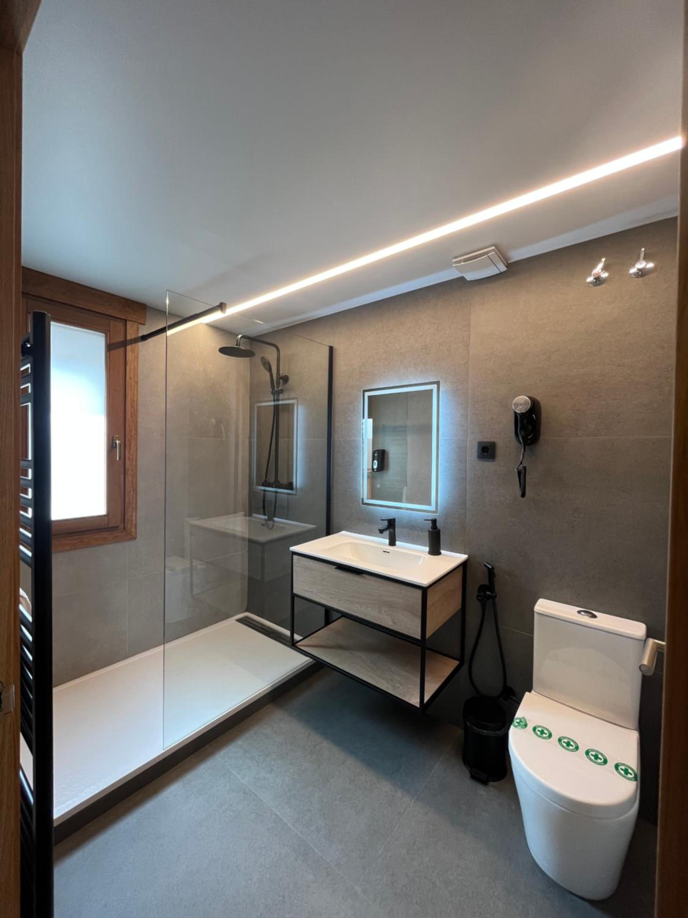 Double Room - Photo 4
