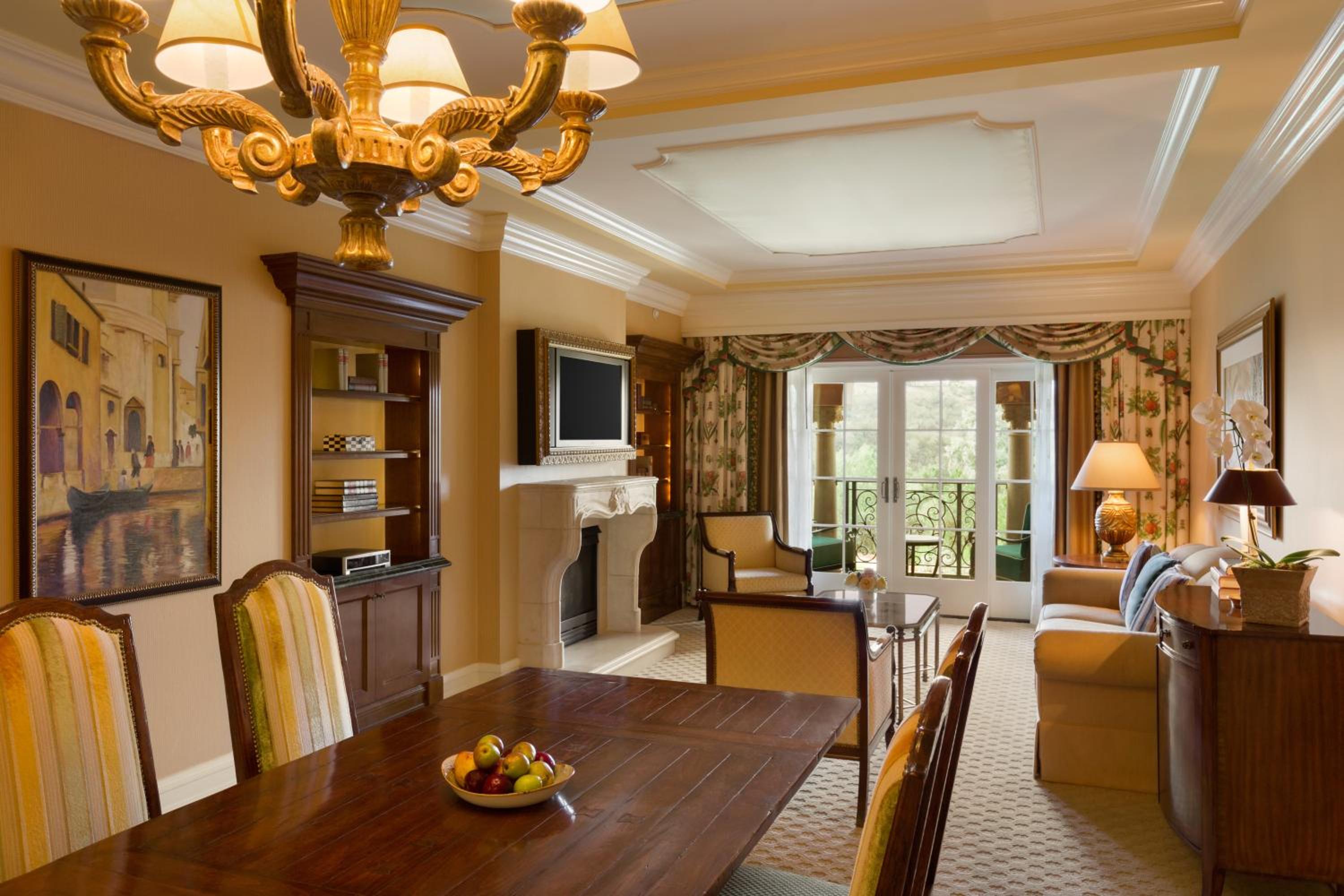 Vista One-Bedroom King Suite with Sofa Bed and Fireplace - Photo 1