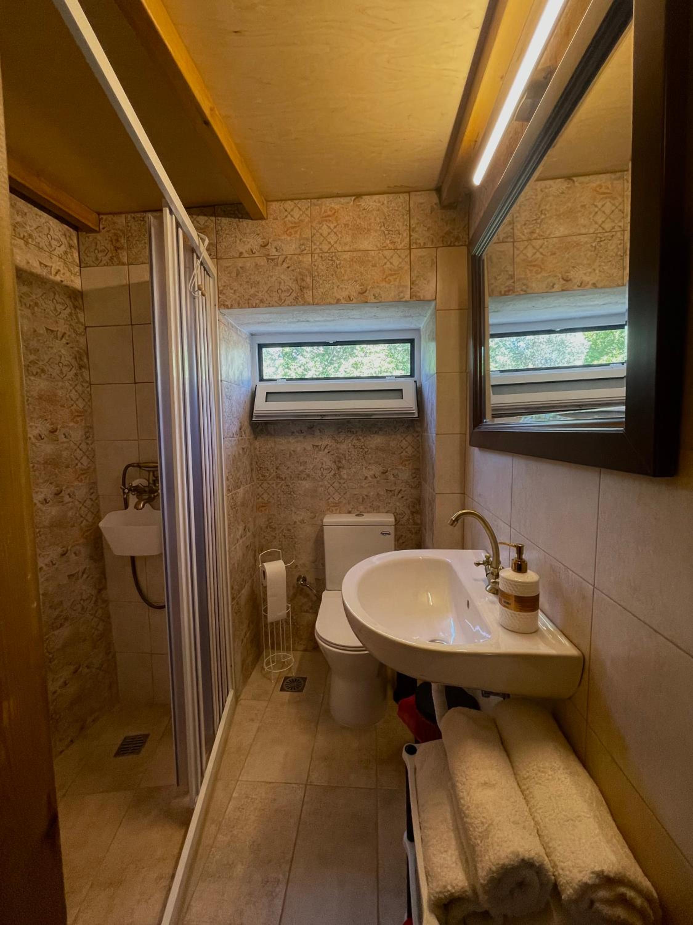 One-Bedroom House photo 2