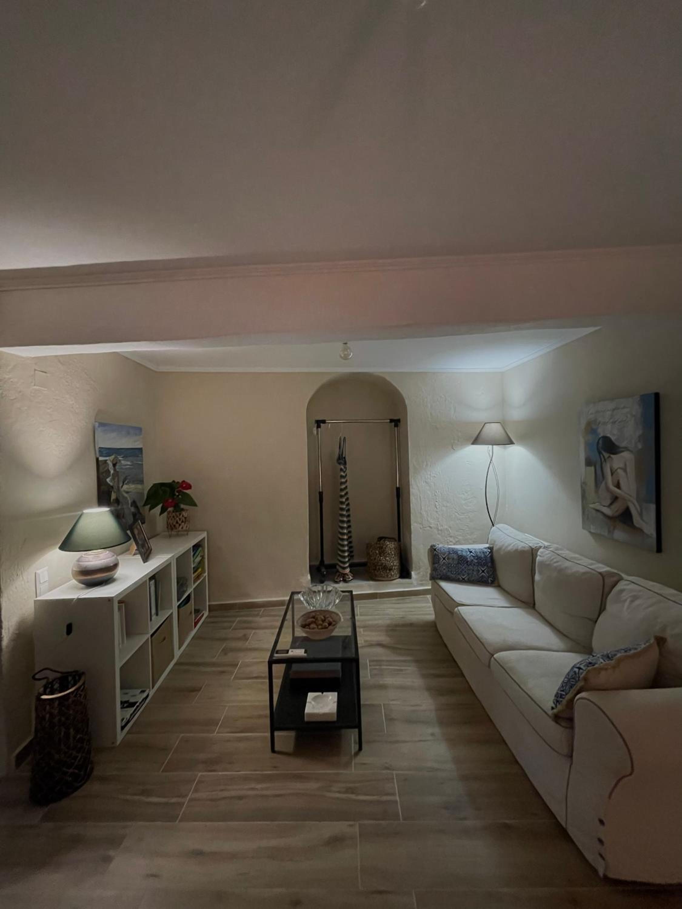 One-Bedroom House photo 1