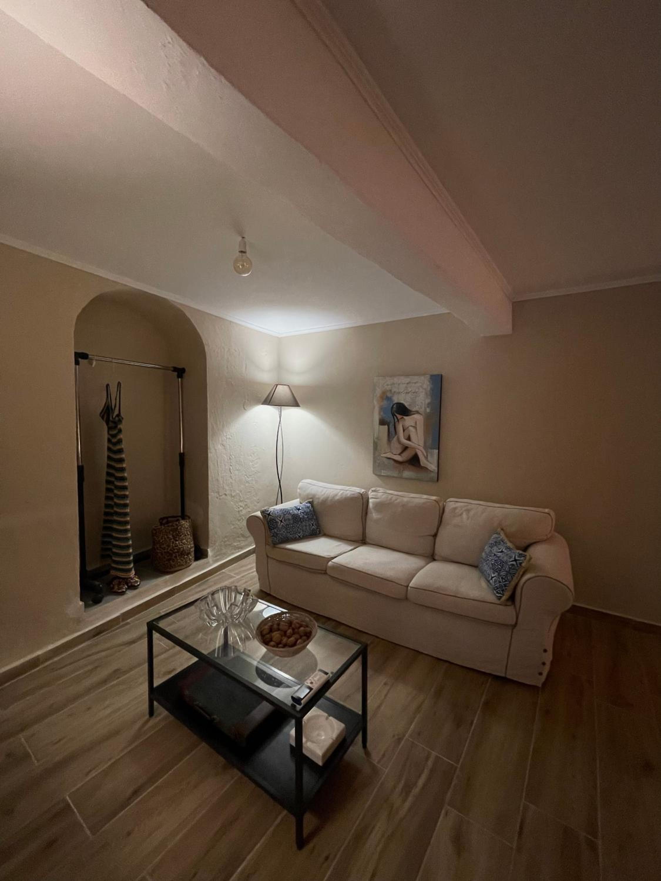 One-Bedroom House photo 2