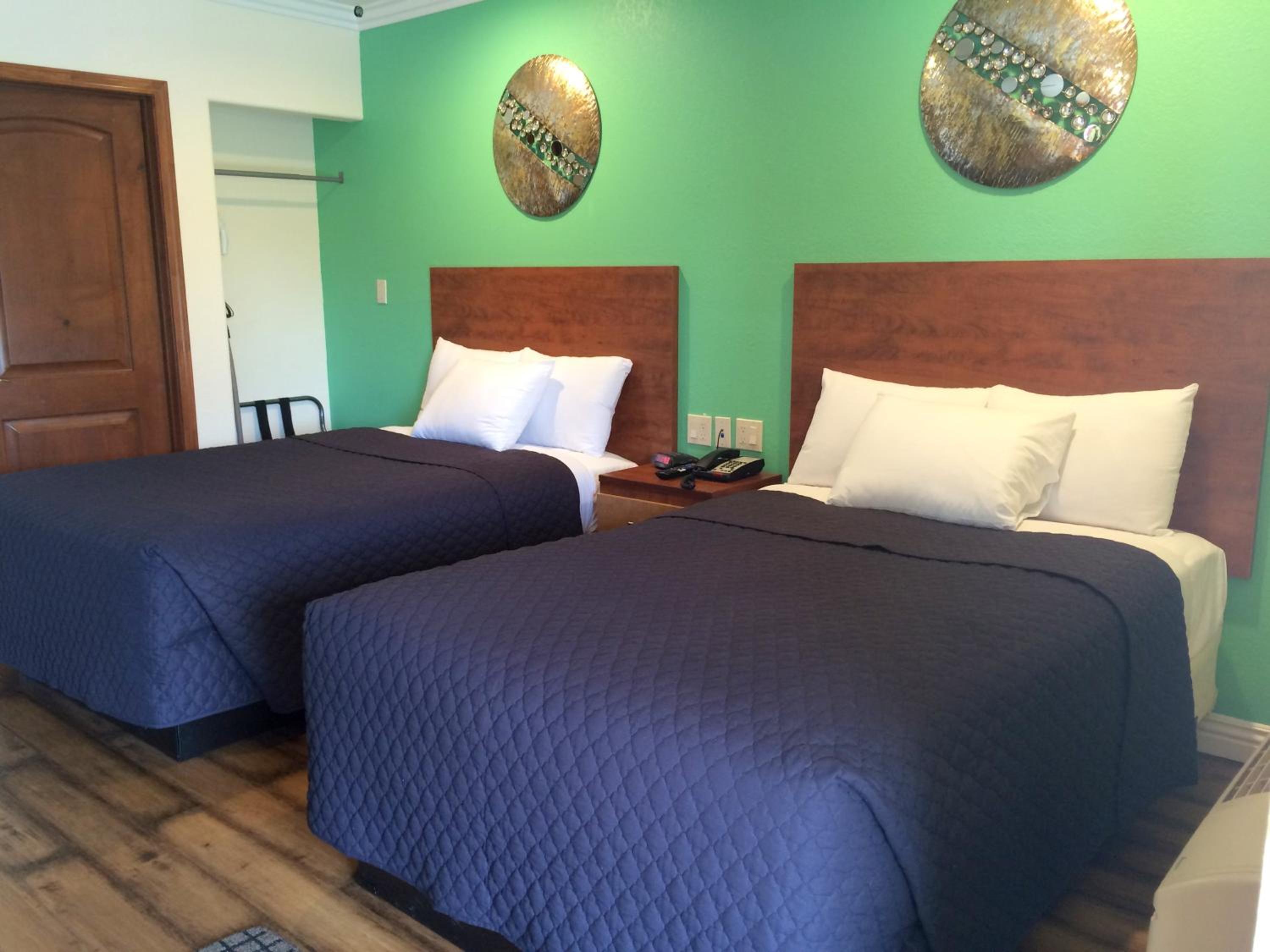 Double Room with Two Double Beds photo 1