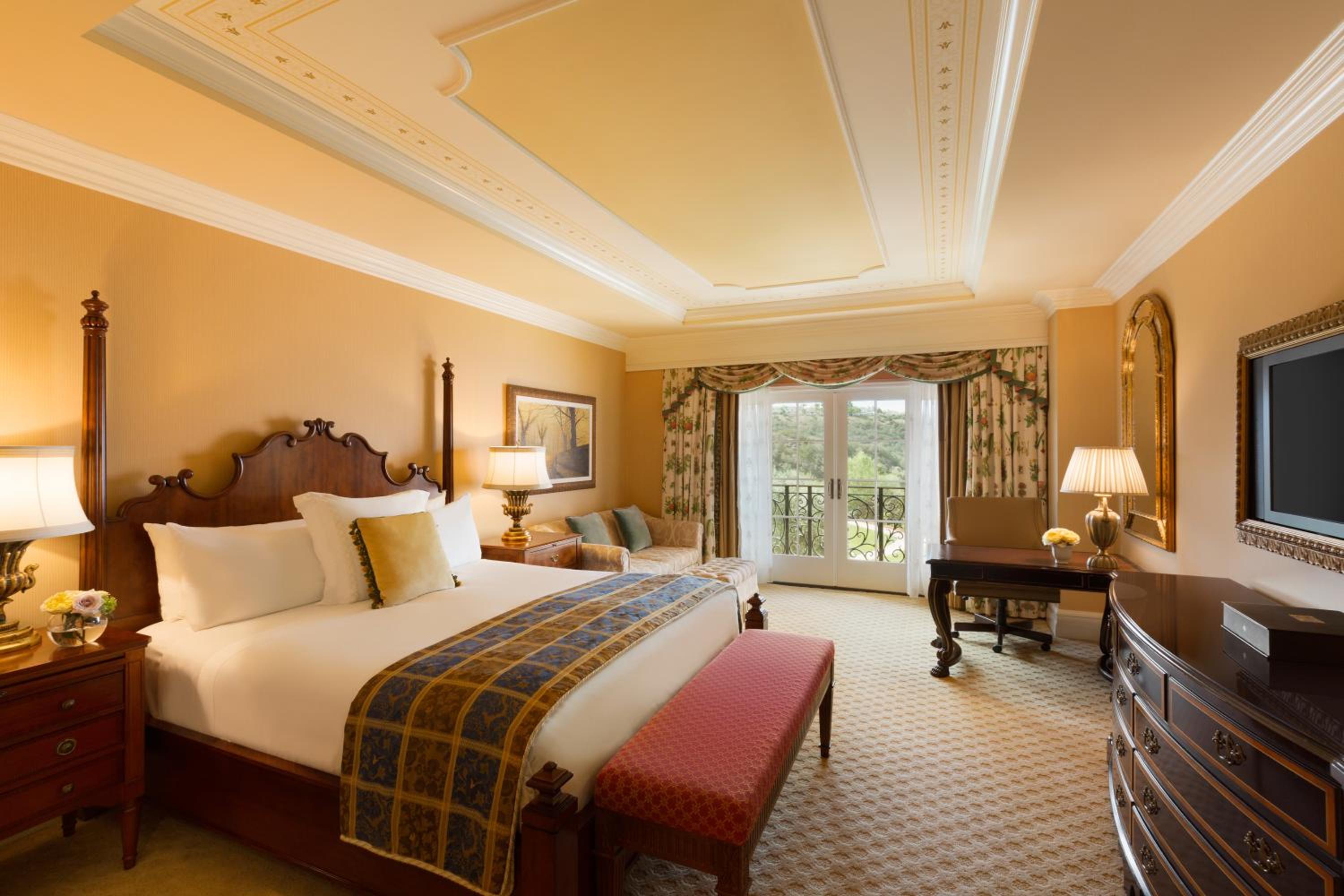 Fairmont King Room with Resort Views - Photo 4