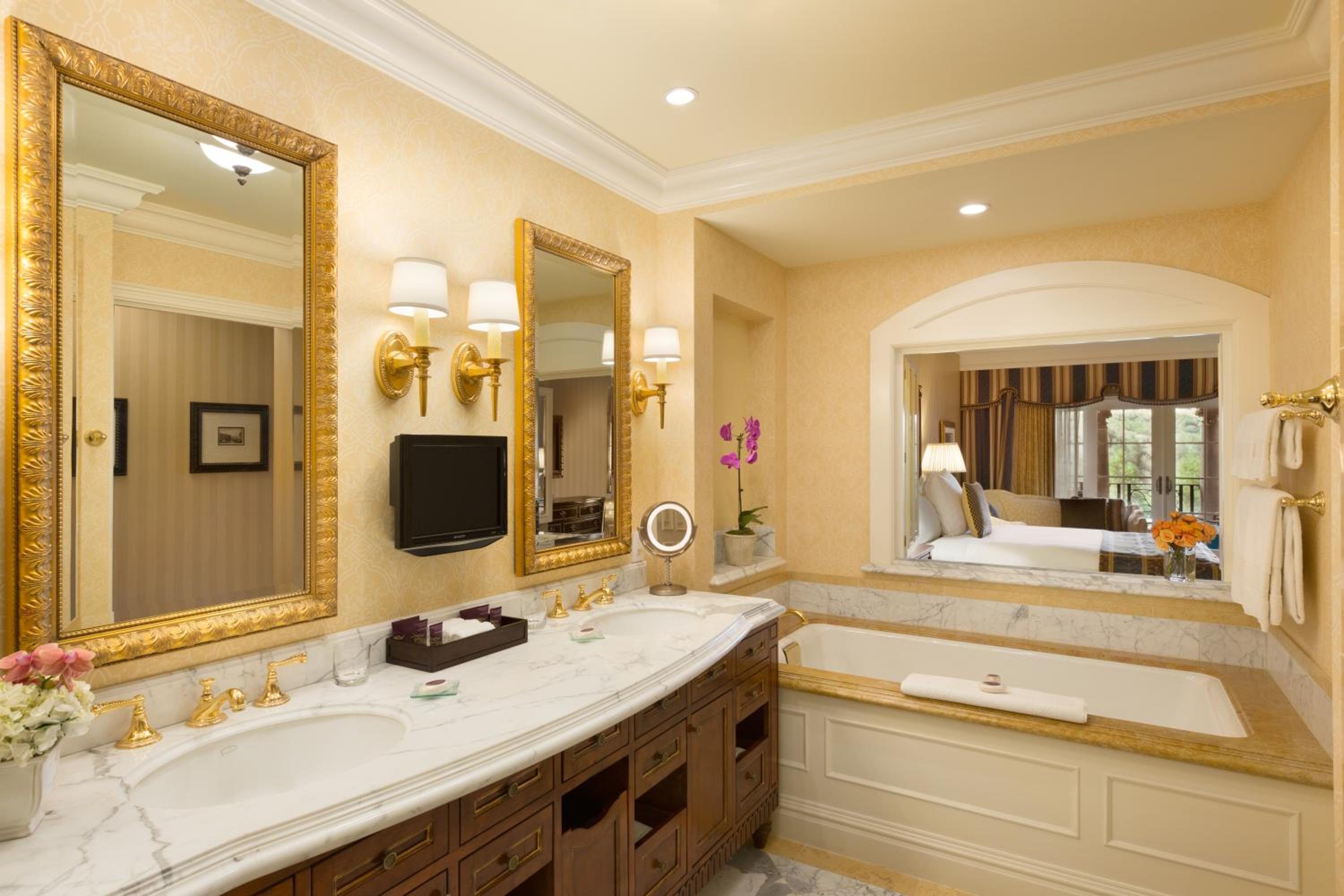 Fairmont King Room with Resort Views - Photo 7