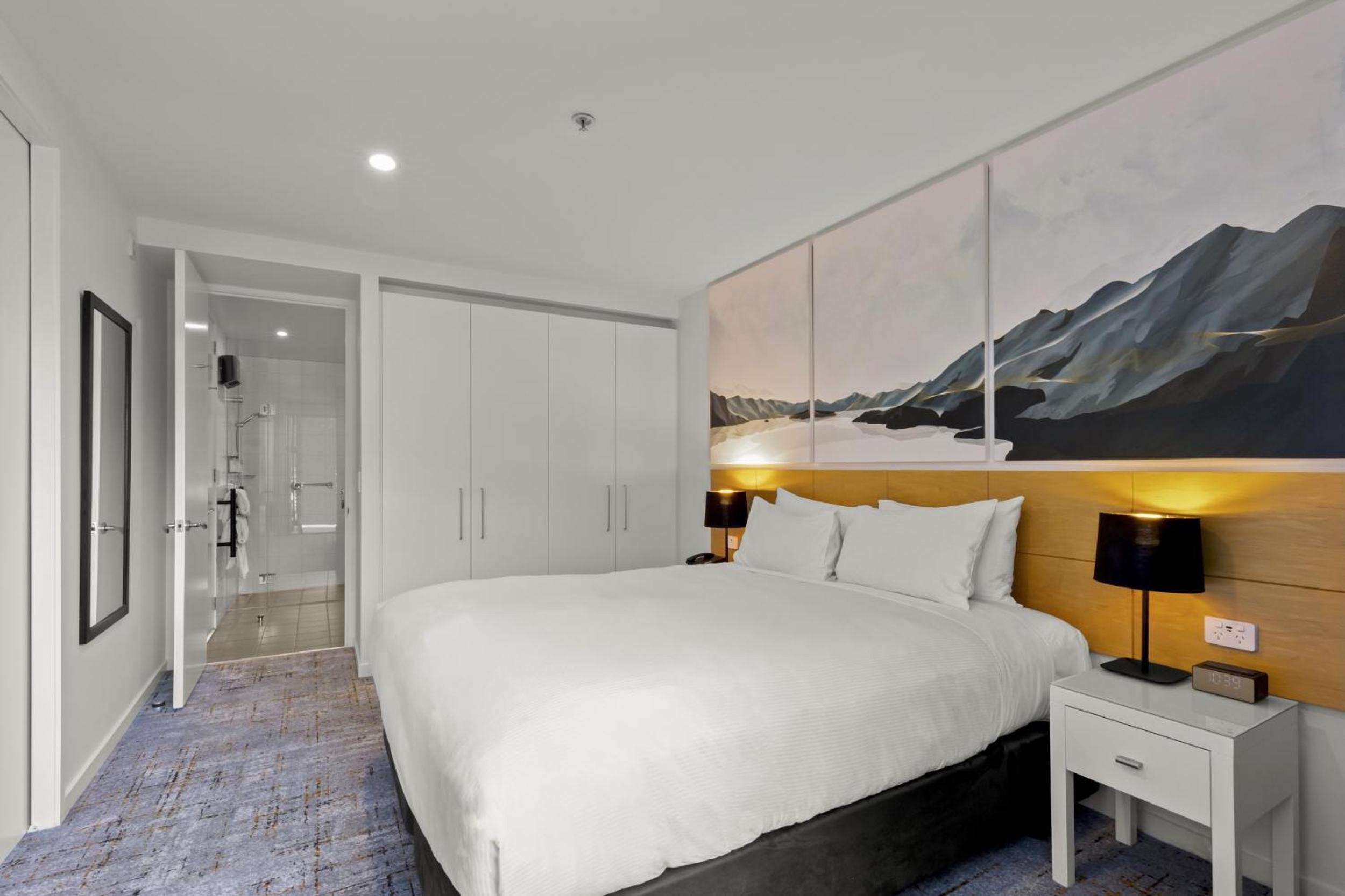 One Bedroom Suite Split King - Non-View - Photo 6