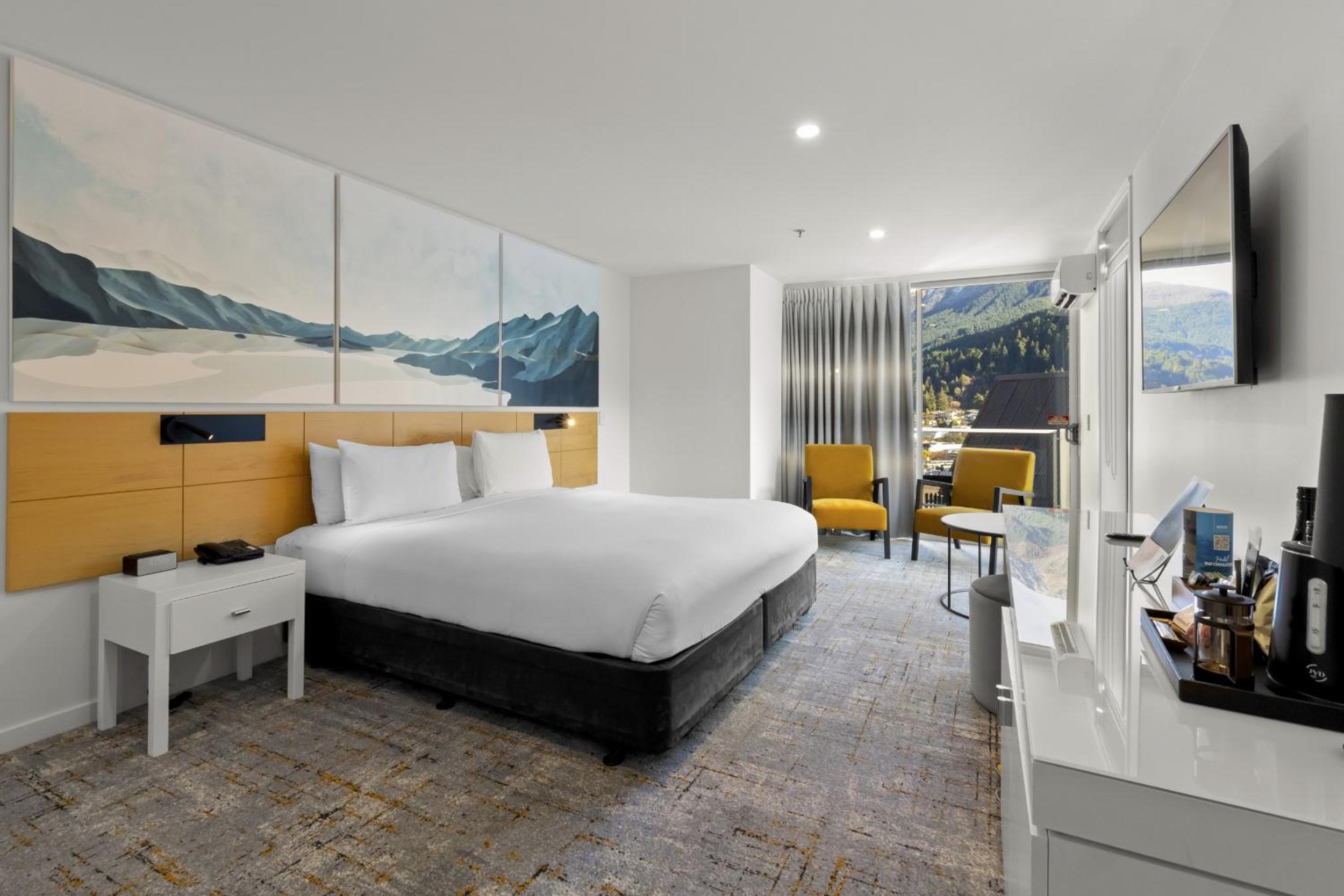 Superior Room Split King Lake View