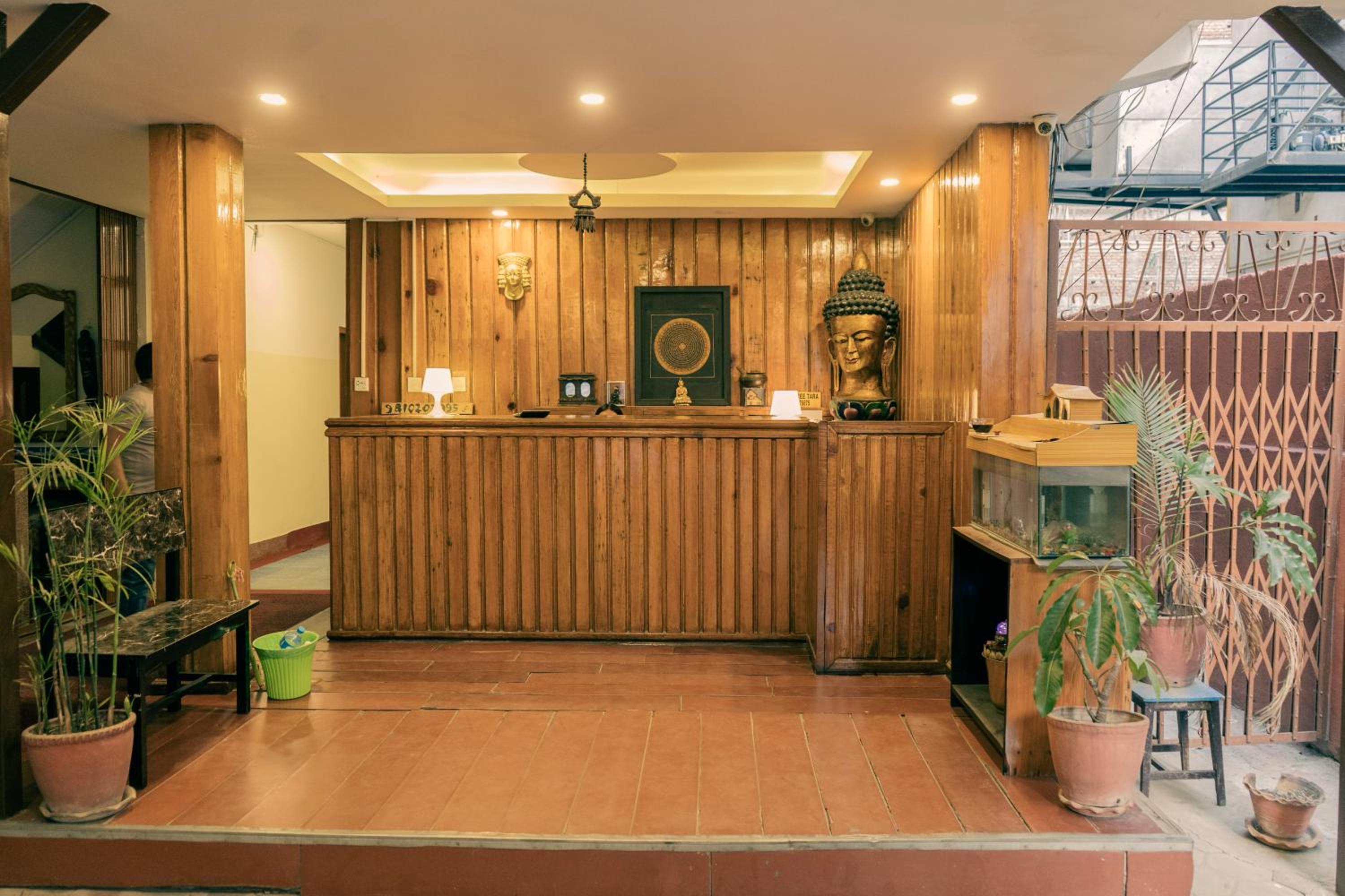 Family Room With Private Bathroom - Photo 7