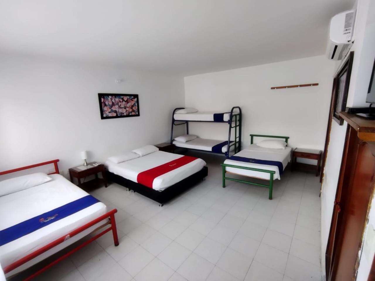 Family Room (6 Adults)