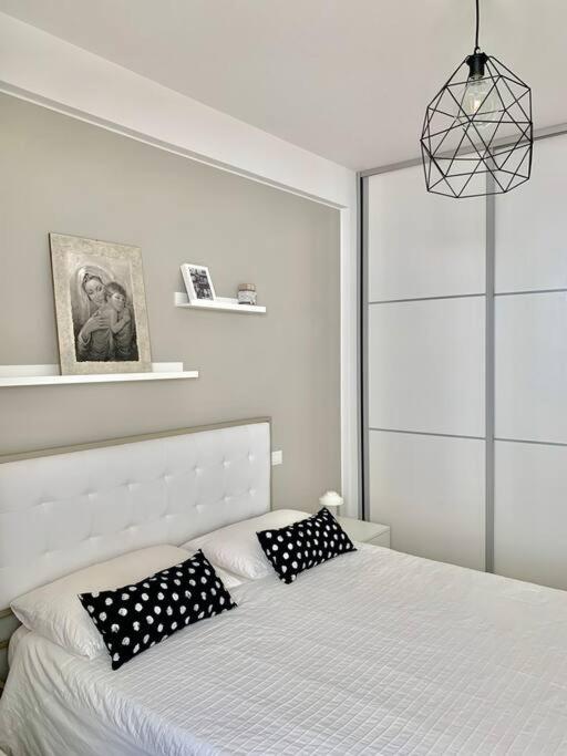 One-Bedroom Apartment photo 3