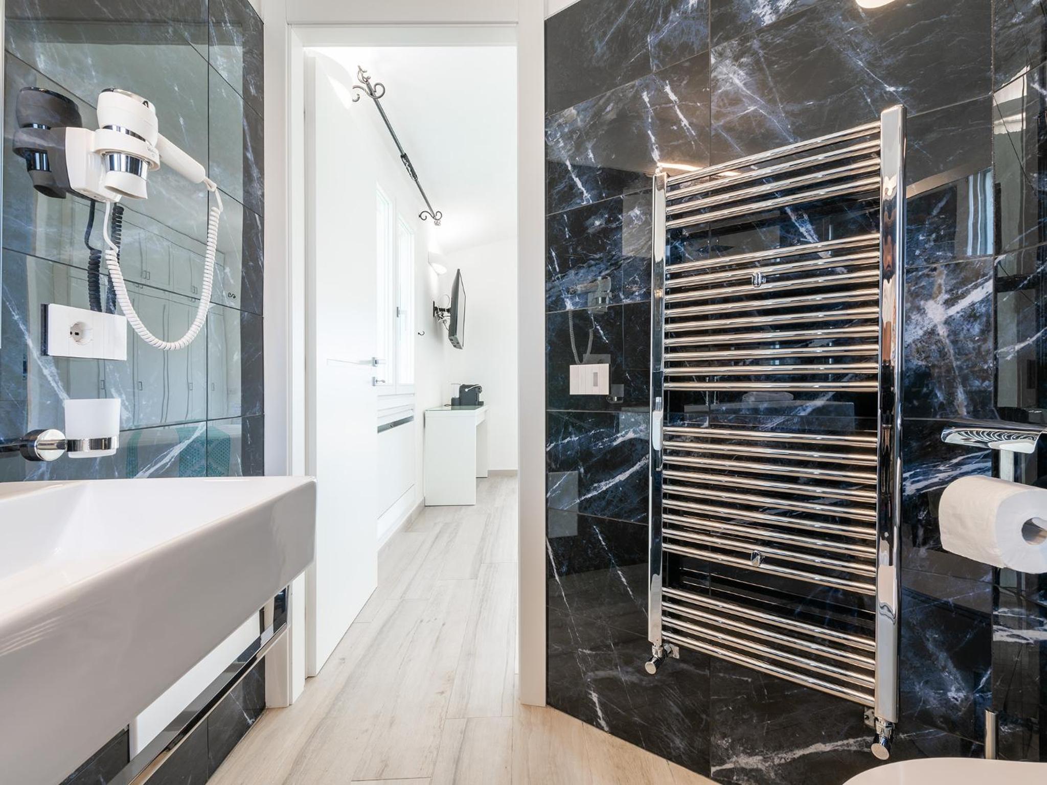 Studio with Spa Bath photo 3