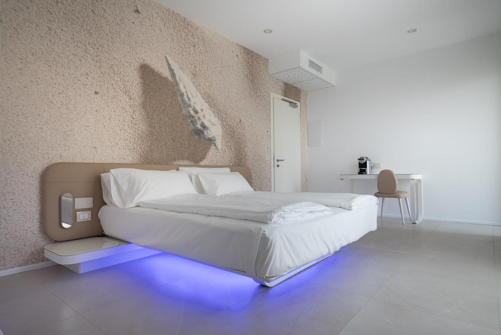 Standard King Room with Spa Bath
