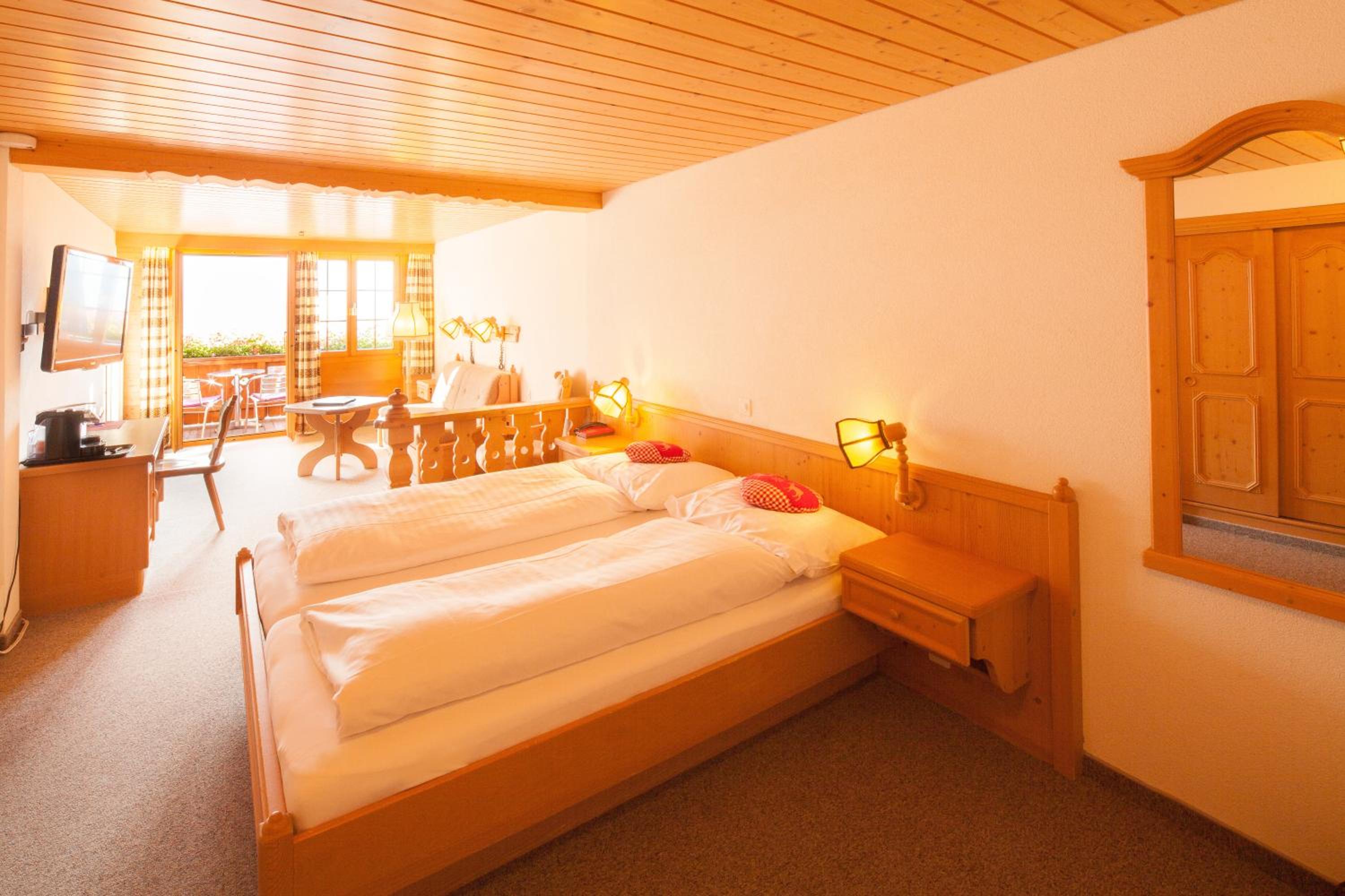Superior Twin Room with Balcony photo 3