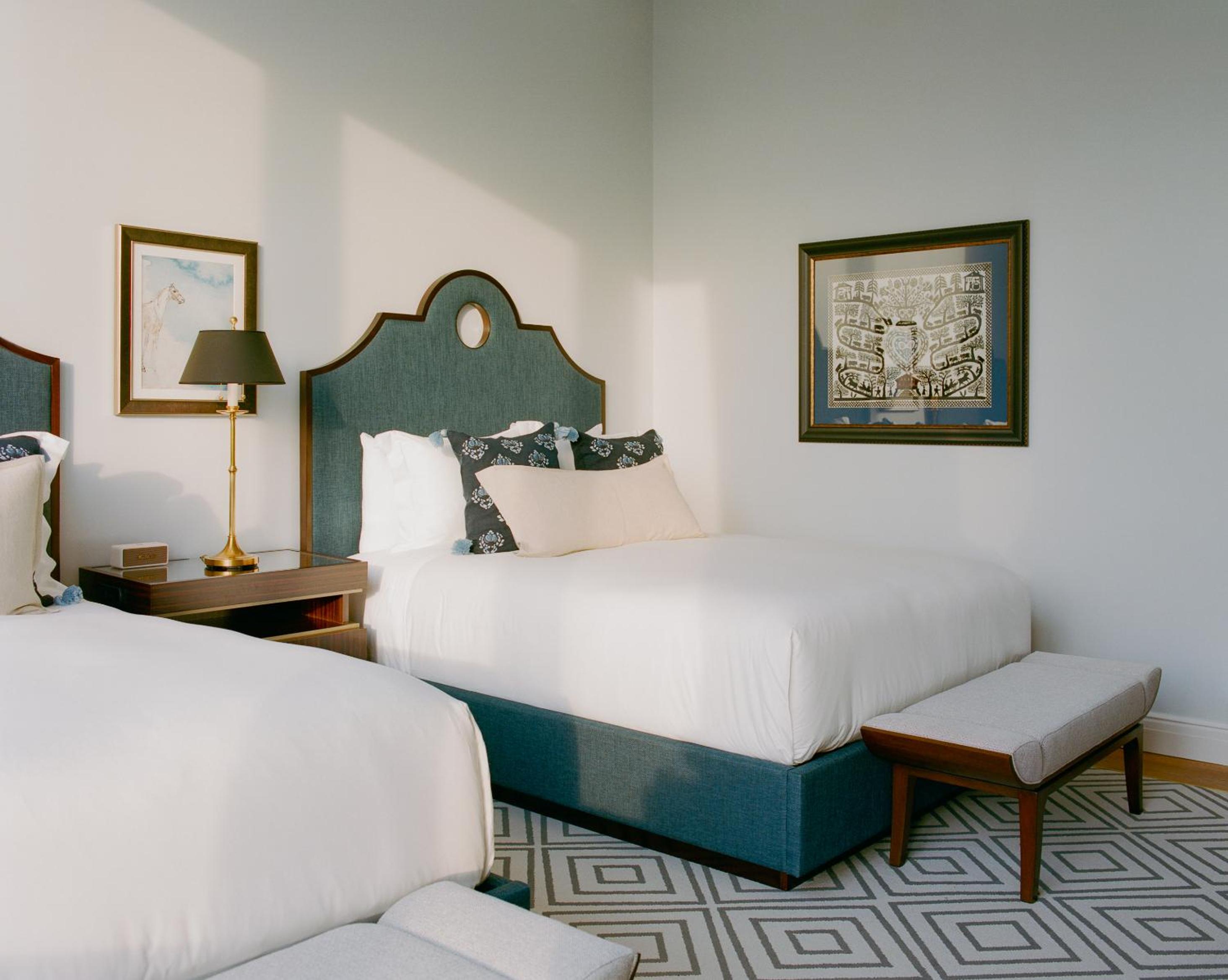 Queen Room - Disability Access - Photo 9