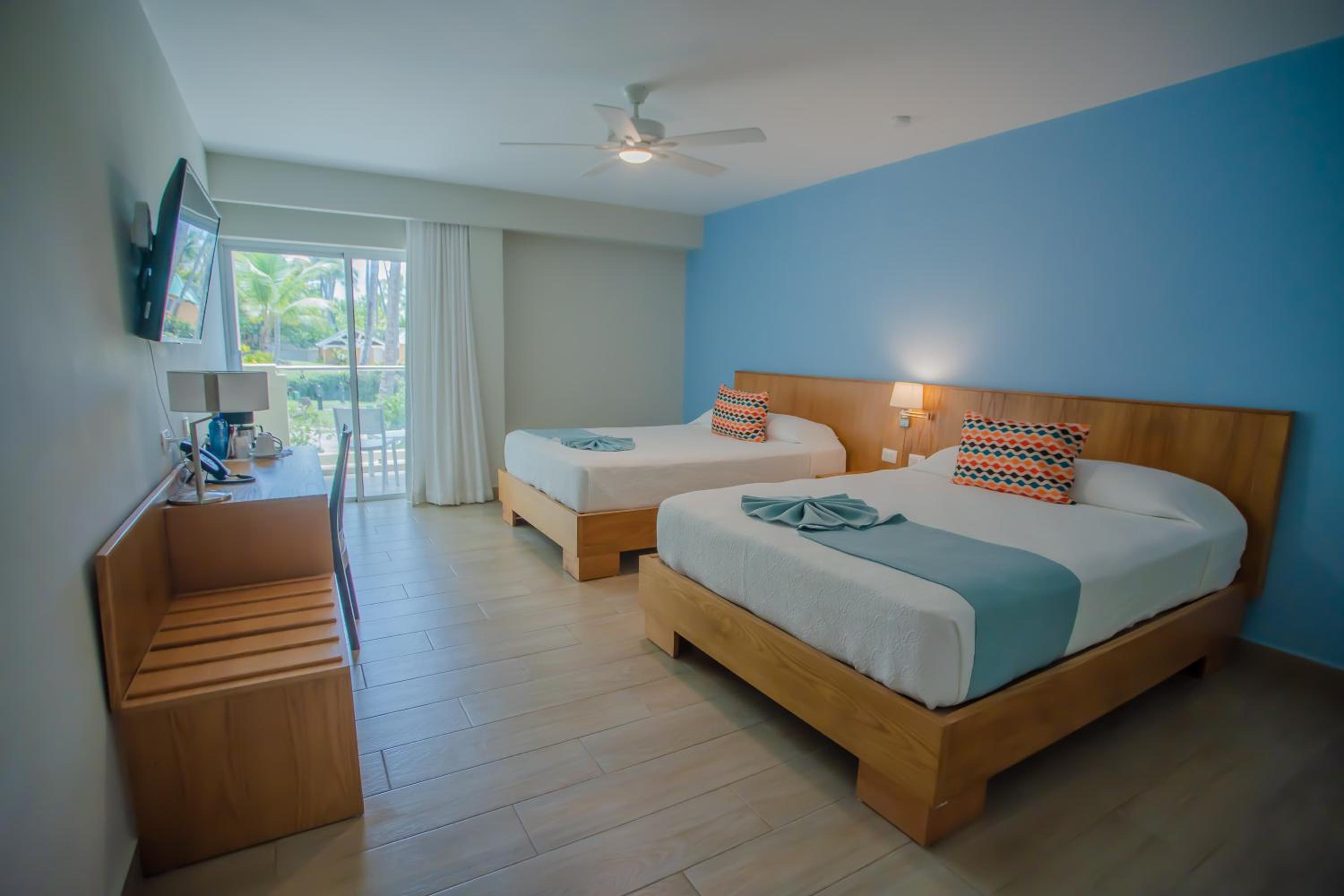 Deluxe Double Room with Balcony - Photo 1