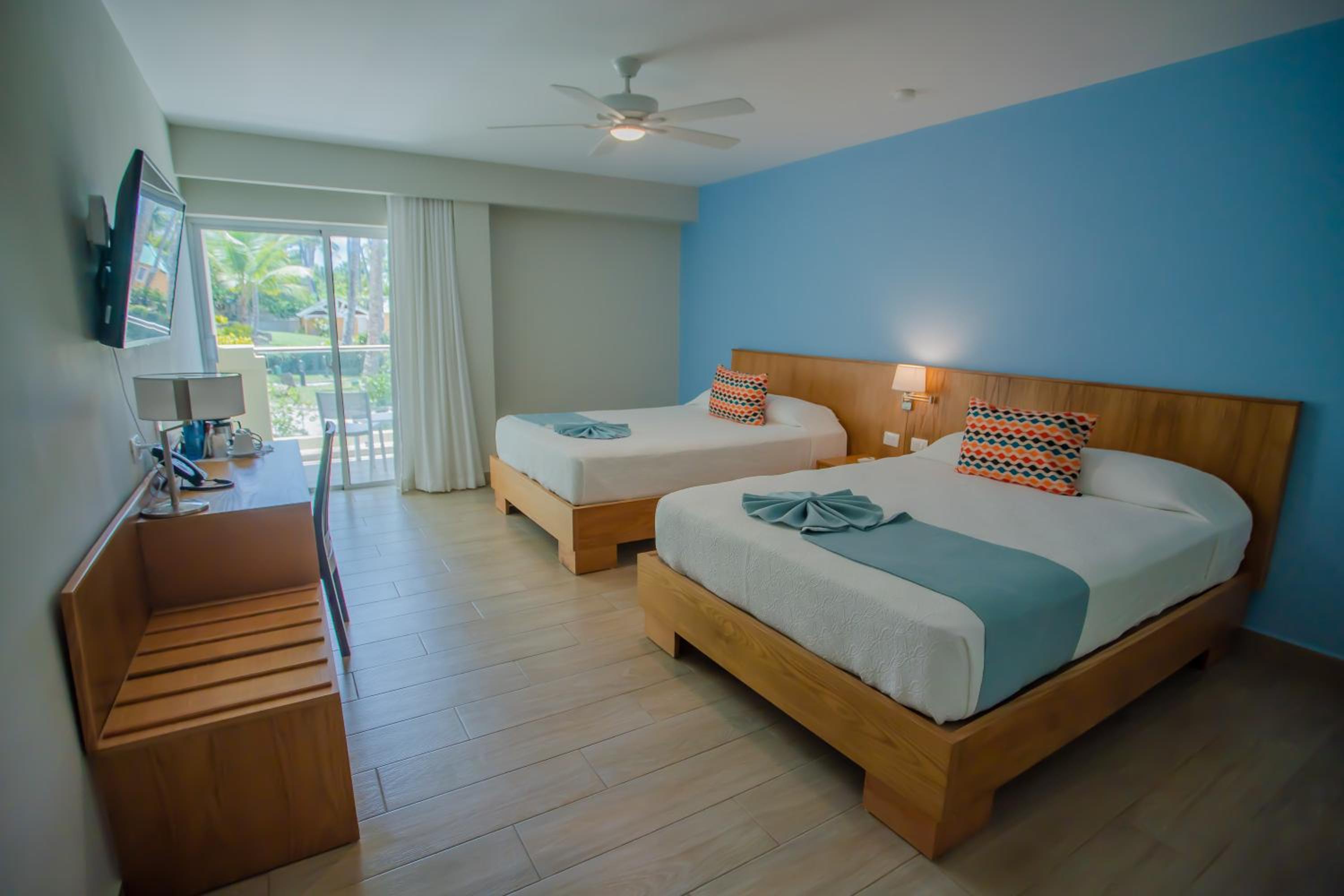 Deluxe Double Room with Balcony and Sea View - Photo 1