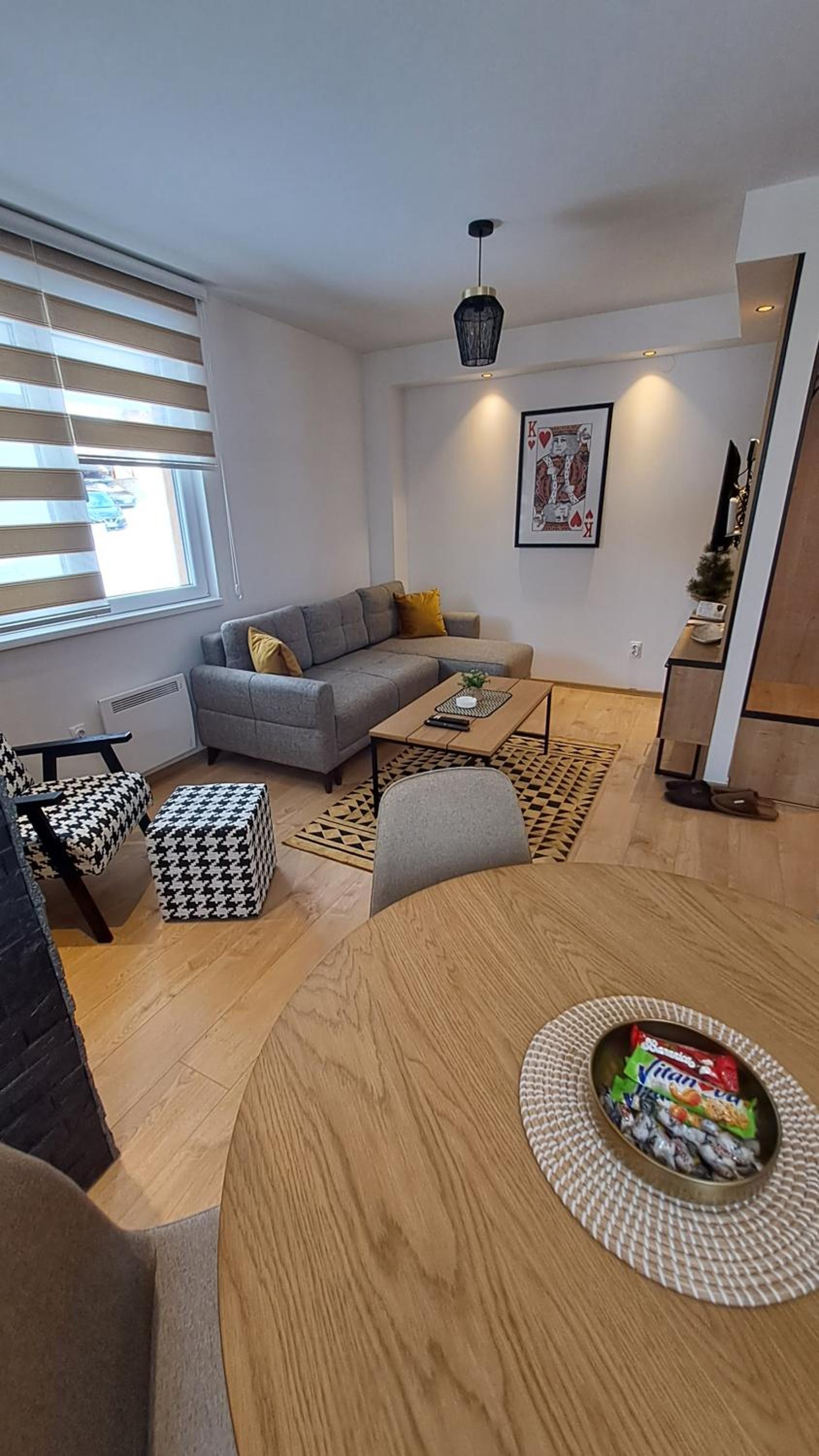 One-Bedroom Apartment photo 2