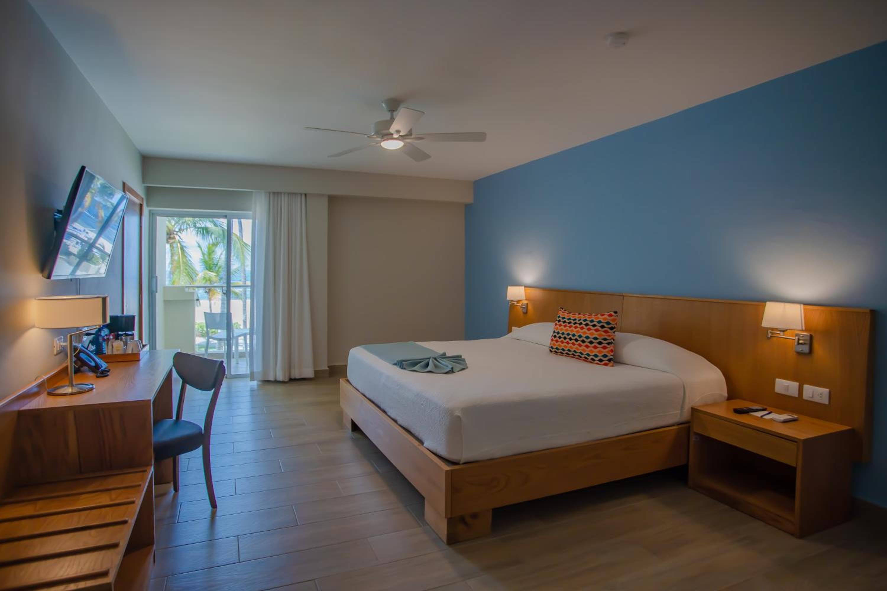 Deluxe King Room