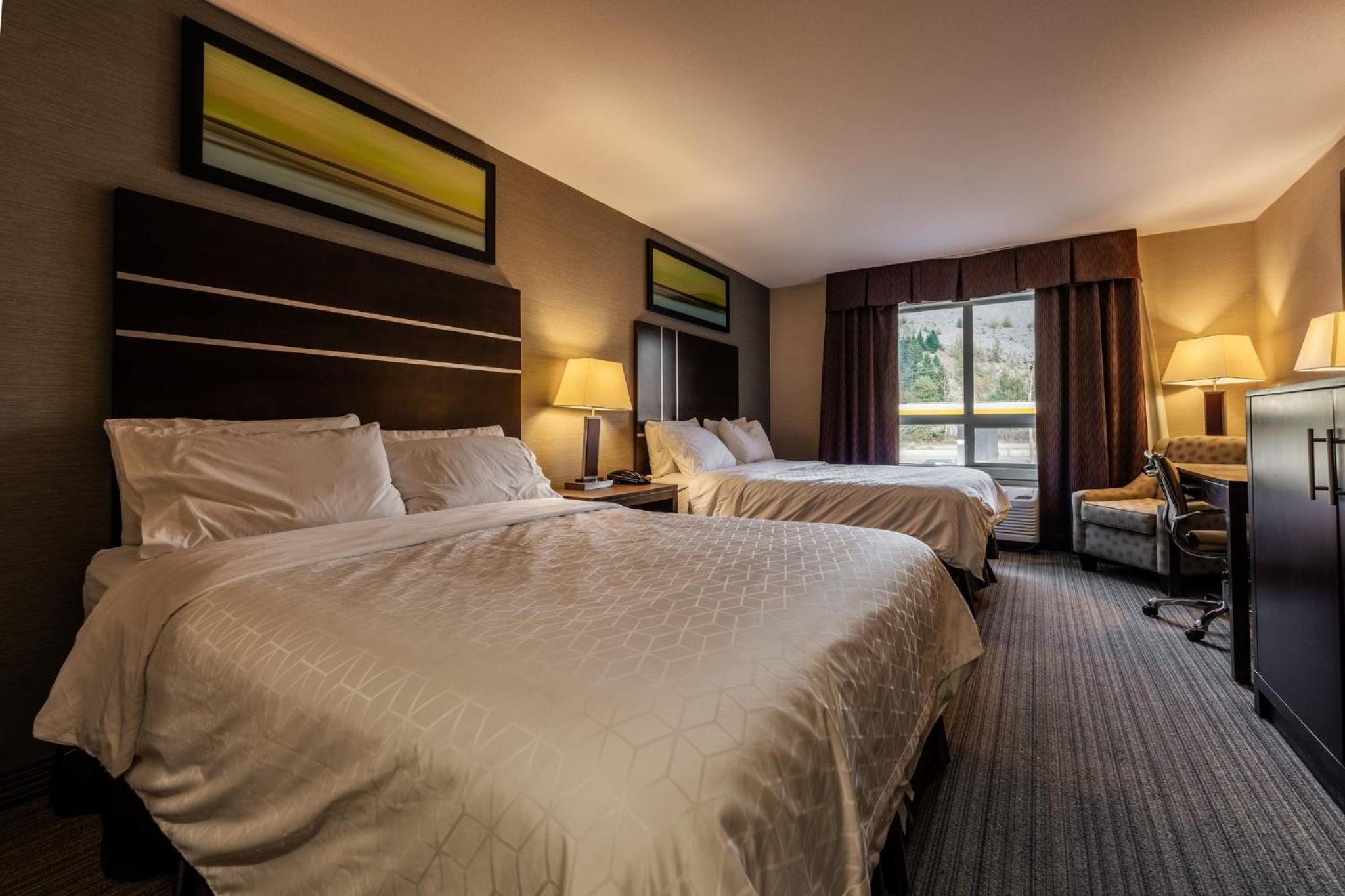 Standard Room with Two Queen Beds photo 1